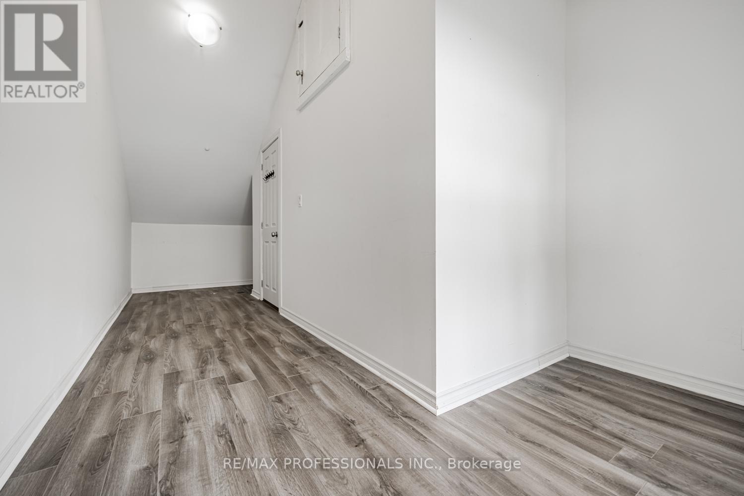 228 The Kingsway, Toronto, Ontario  M9A 3T5 - Photo 24 - W12462161