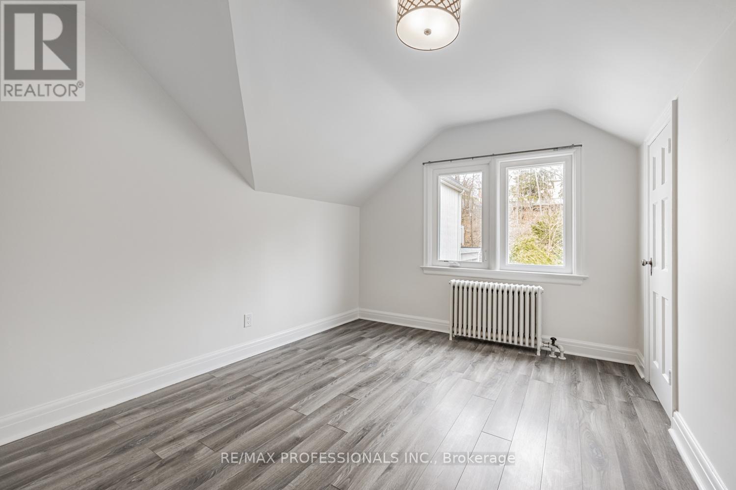 228 The Kingsway, Toronto, Ontario  M9A 3T5 - Photo 26 - W12462161