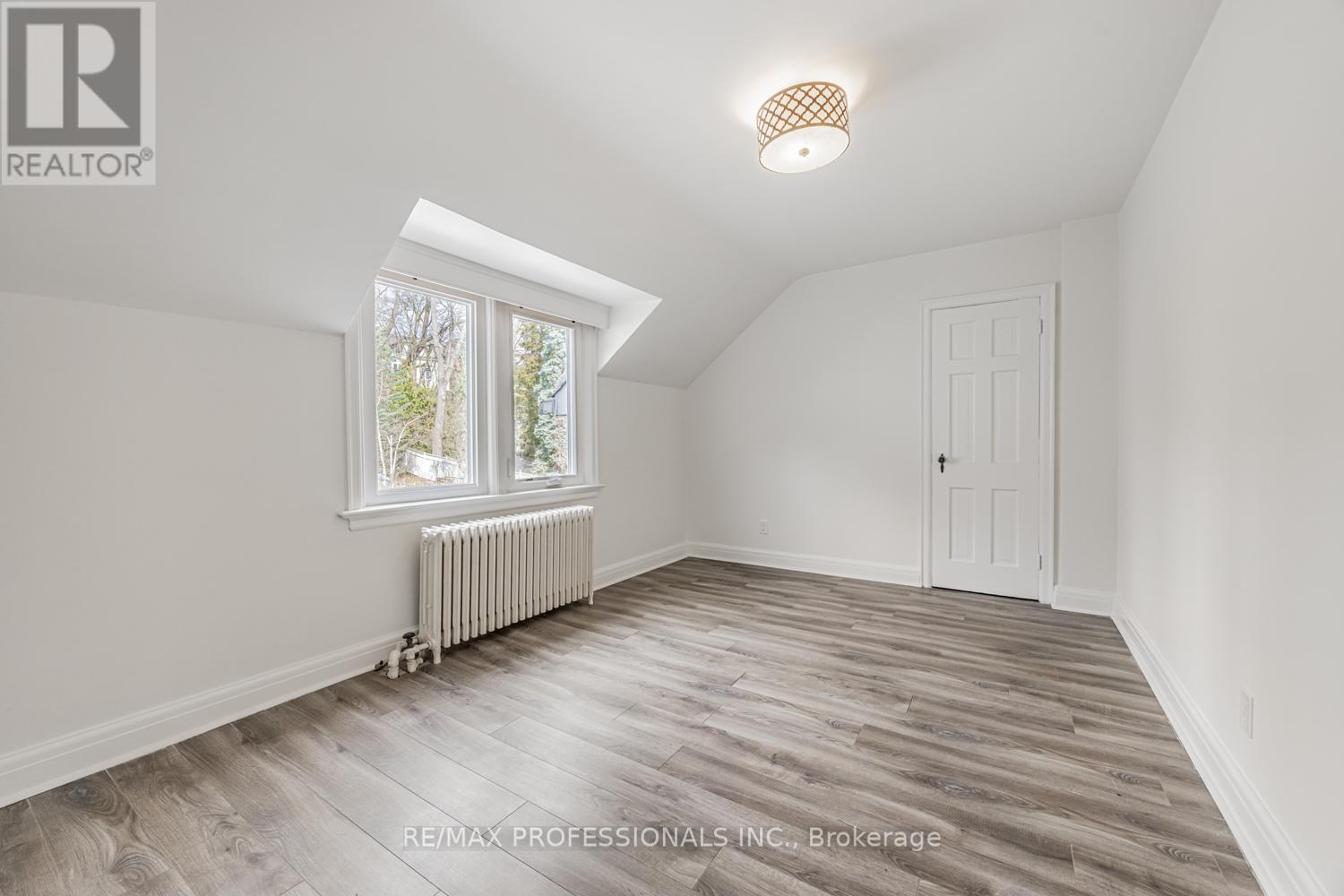 228 The Kingsway, Toronto, Ontario  M9A 3T5 - Photo 28 - W12462161
