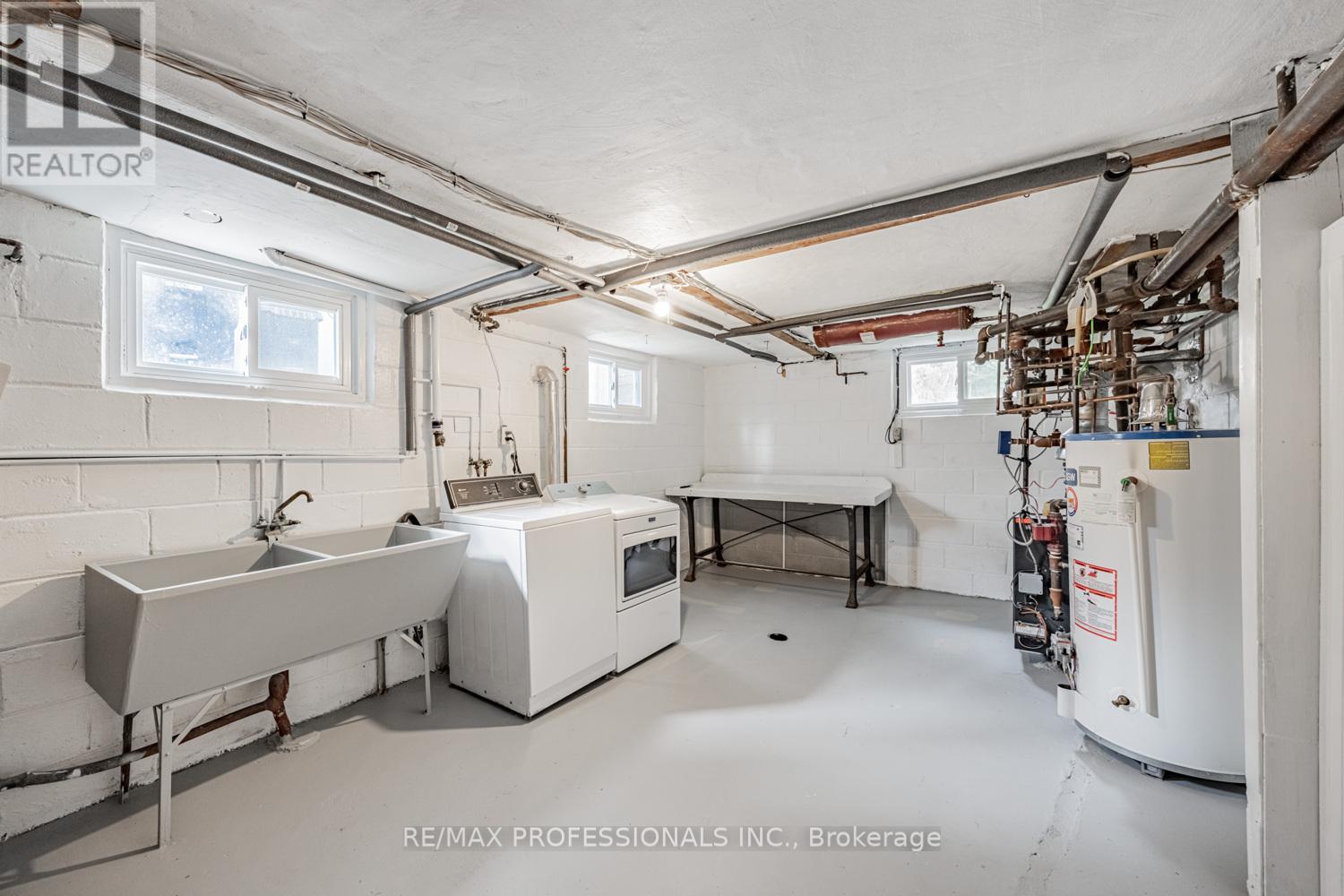 228 The Kingsway, Toronto, Ontario  M9A 3T5 - Photo 34 - W12462161