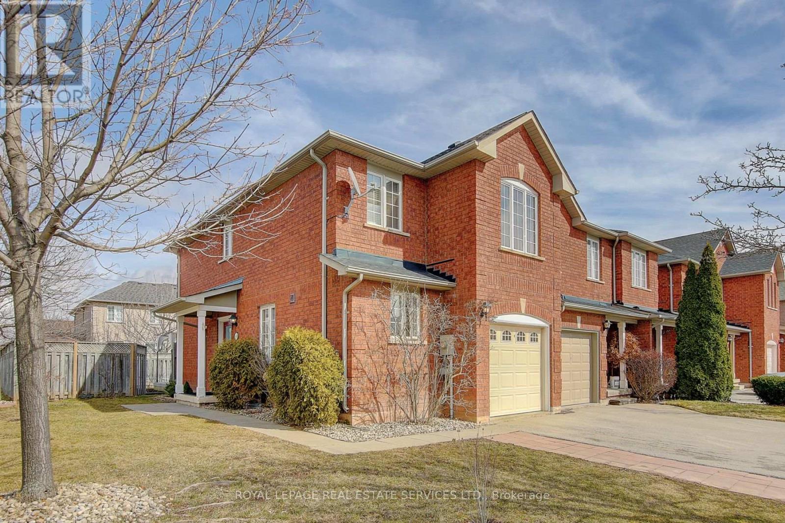 1498 Pinecliff Road, Oakville, Ontario  L6M 4A8 - Photo 2 - W12462178
