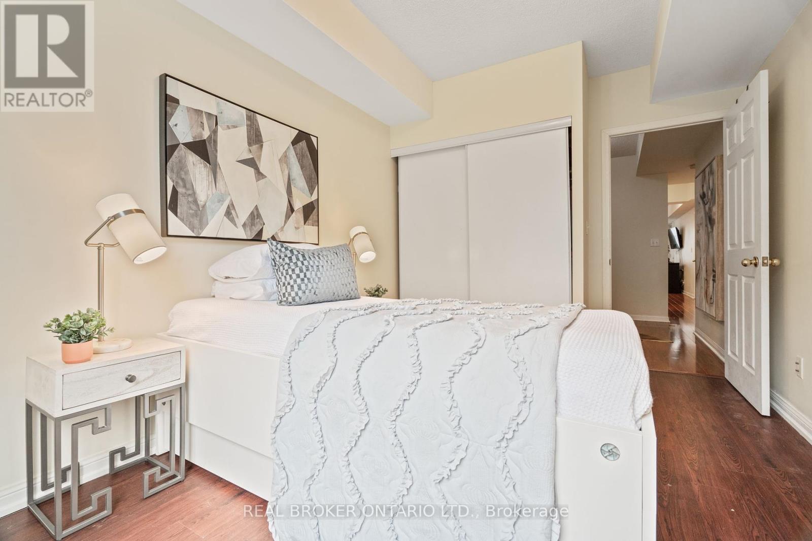2066 - 3047 Finch Avenue W, Toronto, Ontario  M9M 0A5 - Photo 19 - W12462188