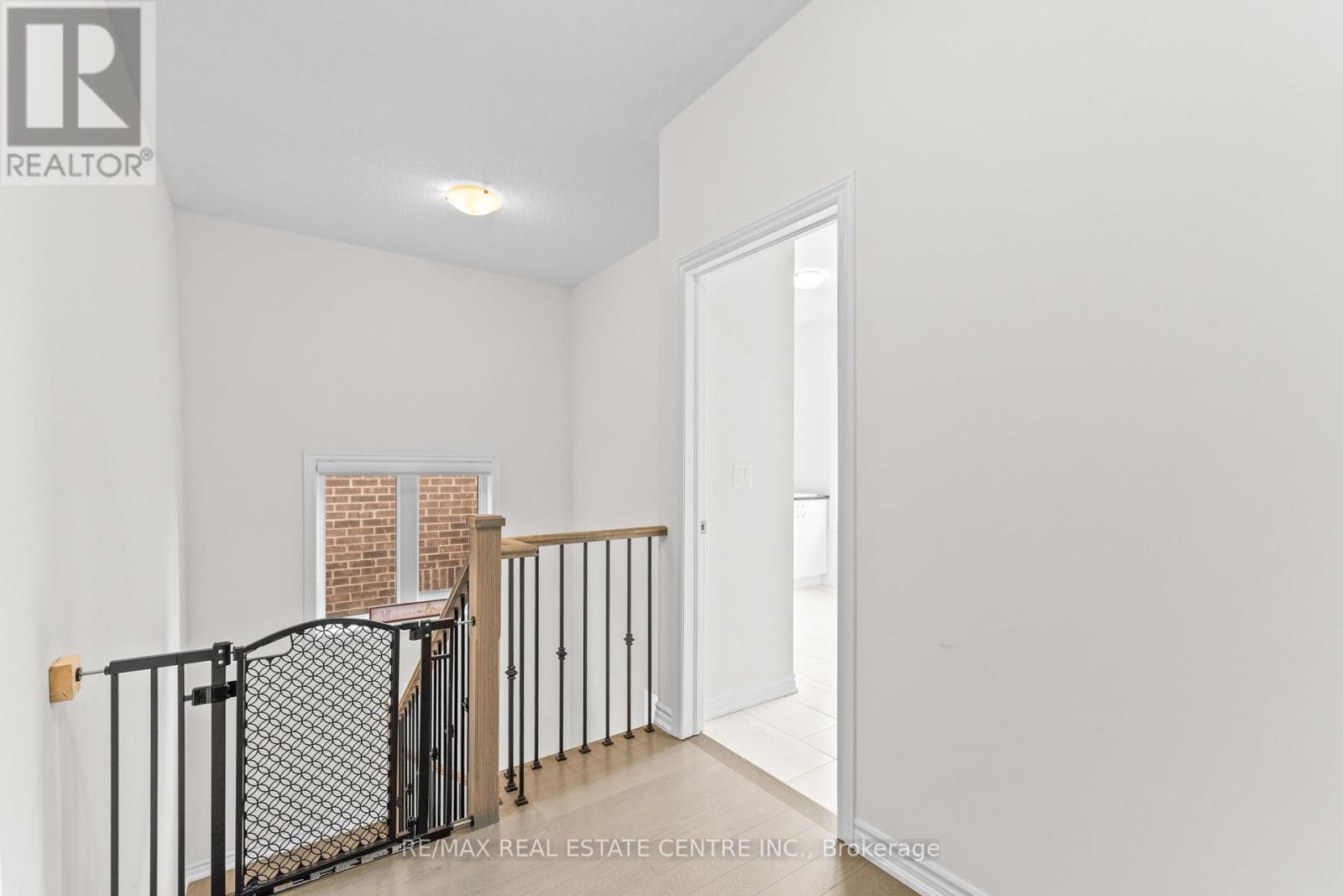 8 Vincena Road, Caledon, Ontario  L7C 4M5 - Photo 13 - W12462190