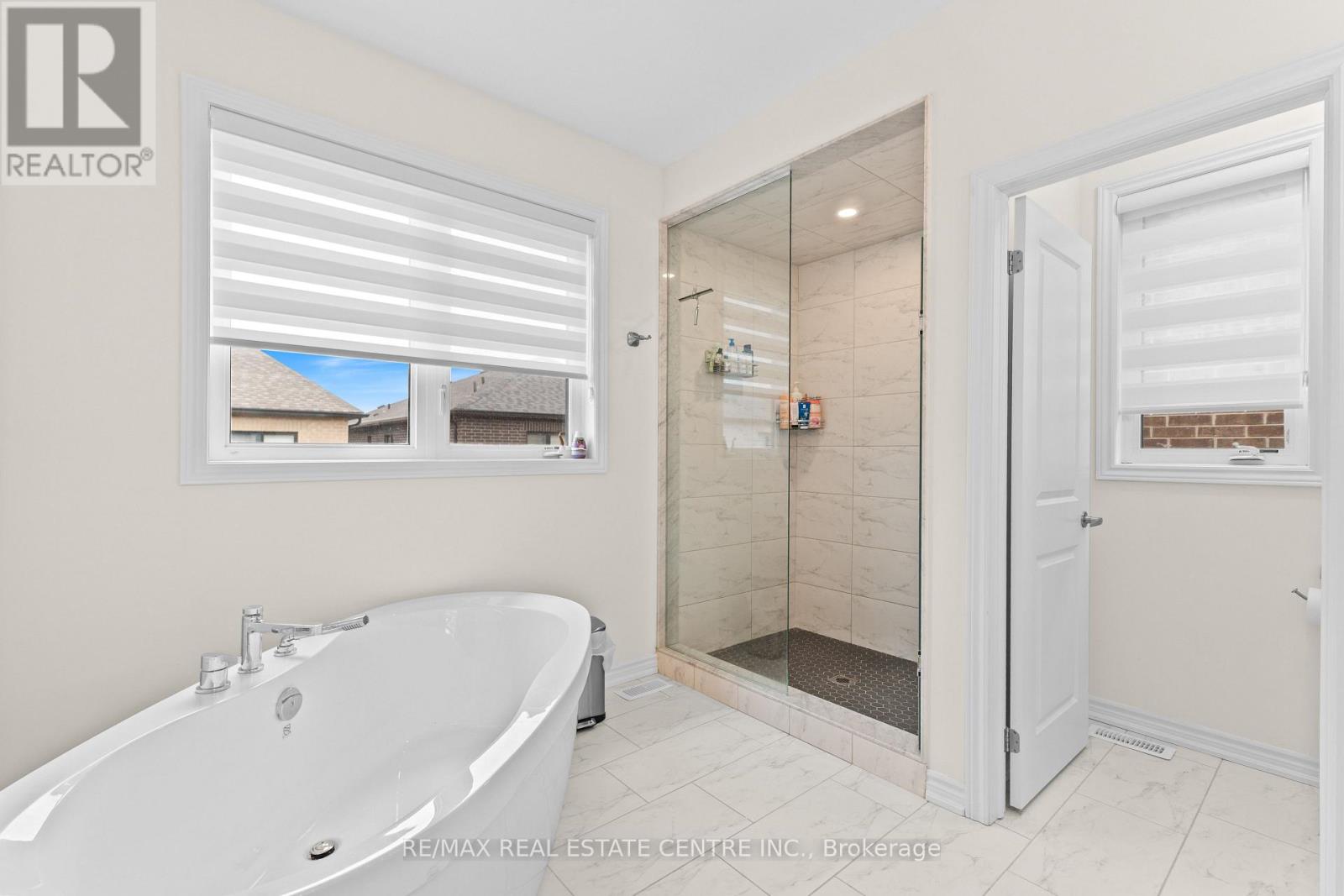8 Vincena Road, Caledon, Ontario  L7C 4M5 - Photo 16 - W12462190
