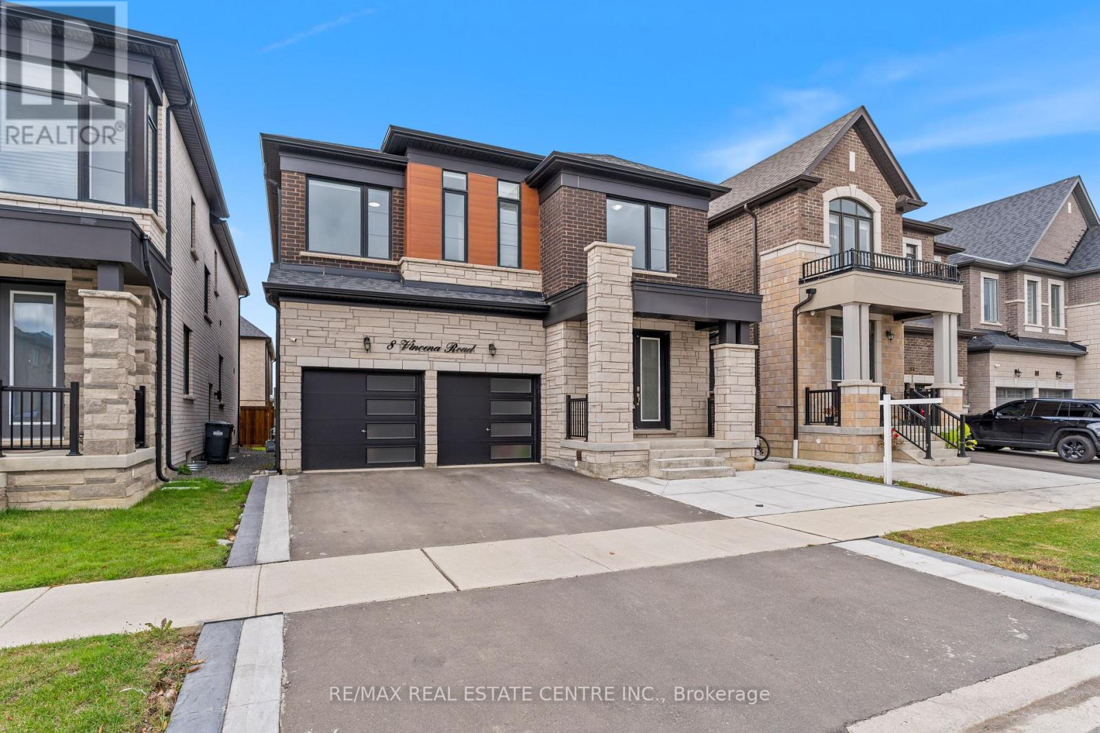 8 Vincena Road, Caledon, Ontario  L7C 4M5 - Photo 2 - W12462190