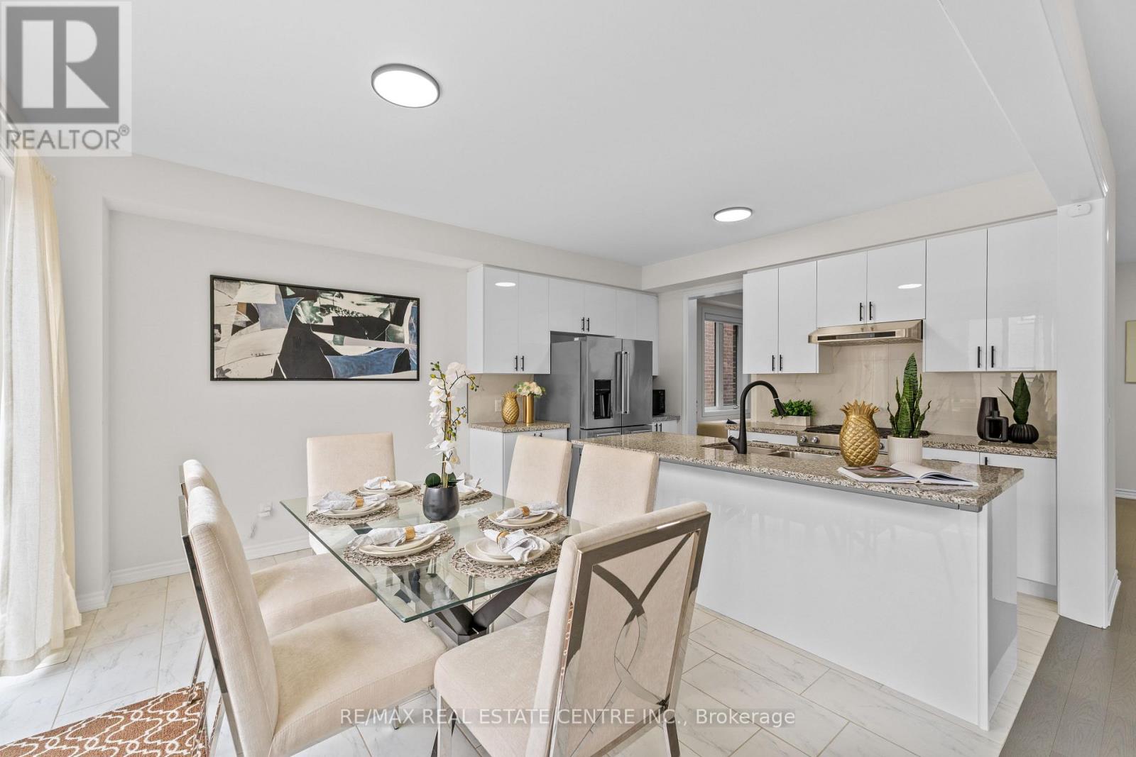 8 Vincena Road, Caledon, Ontario  L7C 4M5 - Photo 7 - W12462190