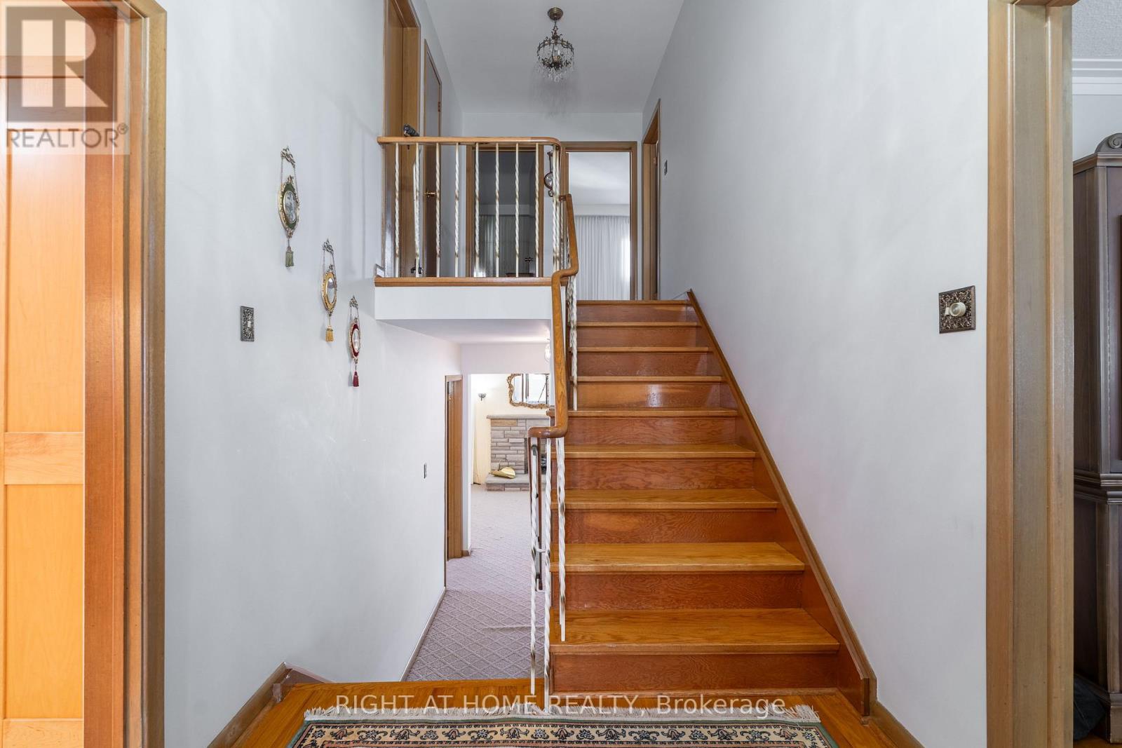 1012 Castlefield Avenue, Toronto, Ontario  M6B 1E3 - Photo 20 - W12462191