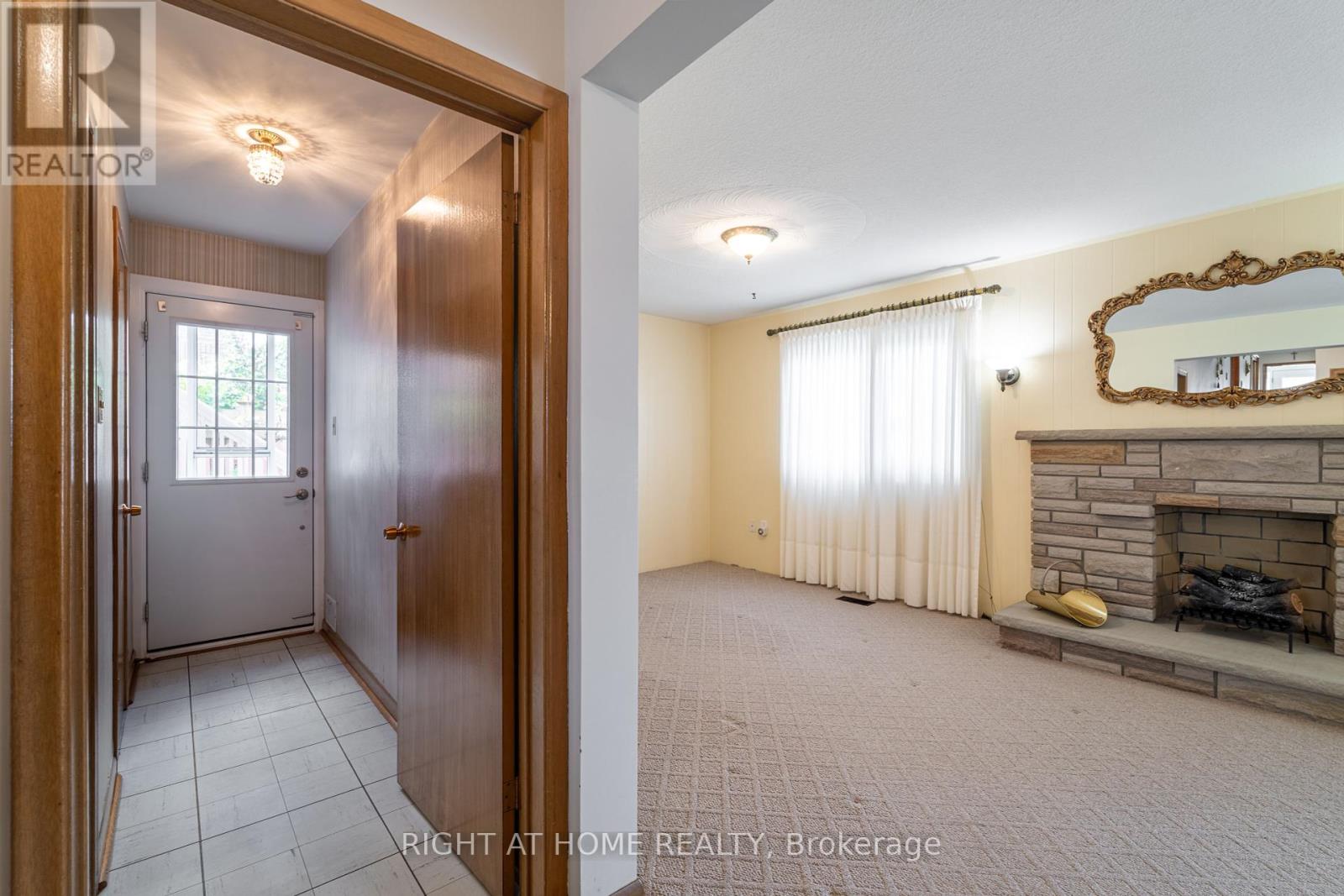 1012 Castlefield Avenue, Toronto, Ontario  M6B 1E3 - Photo 27 - W12462191