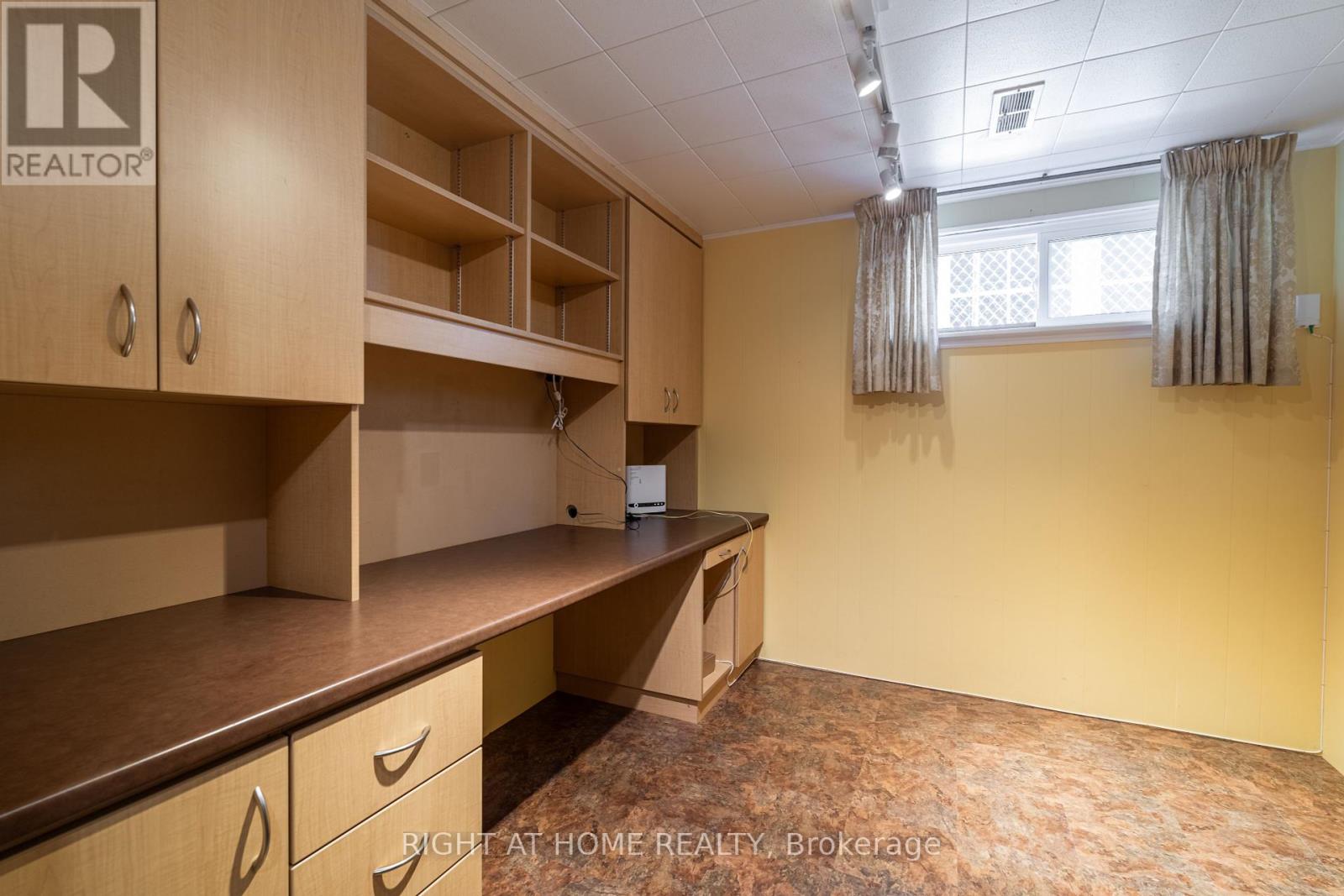 1012 Castlefield Avenue, Toronto, Ontario  M6B 1E3 - Photo 33 - W12462191
