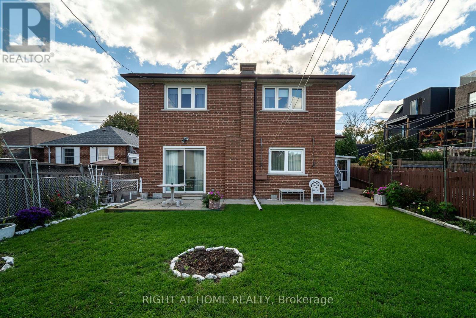 1012 Castlefield Avenue, Toronto, Ontario  M6B 1E3 - Photo 37 - W12462191