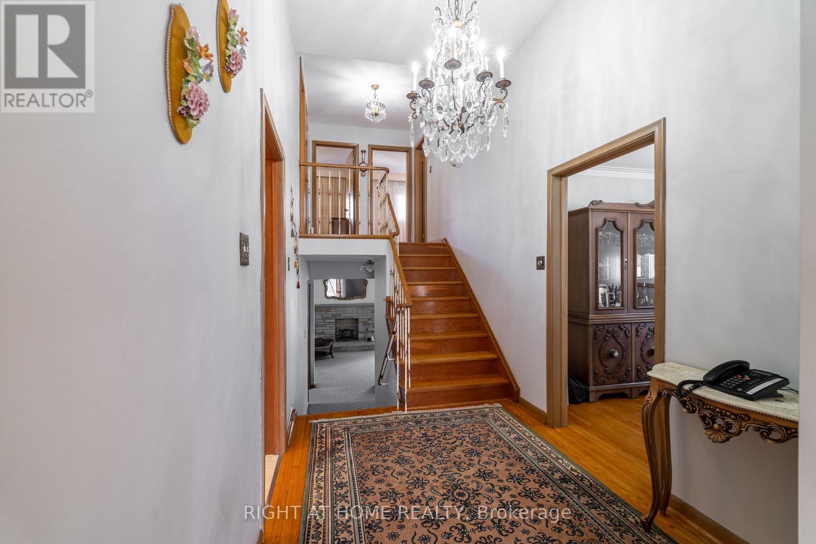 1012 Castlefield Avenue, Toronto, Ontario  M6B 1E3 - Photo 6 - W12462191