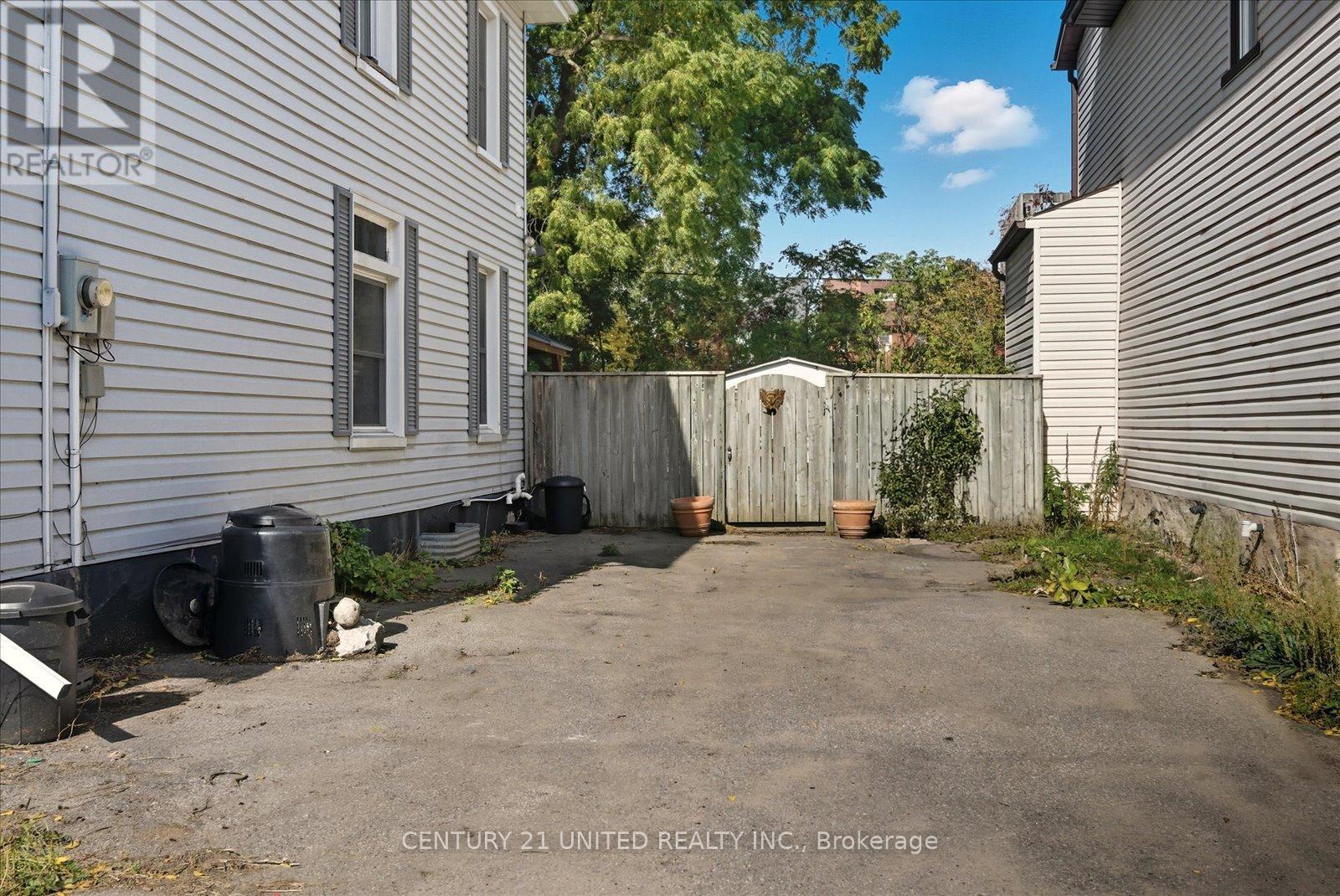 536 Bolivar Street, Peterborough, Ontario  K9J 4R8 - Photo 34 - X12462240