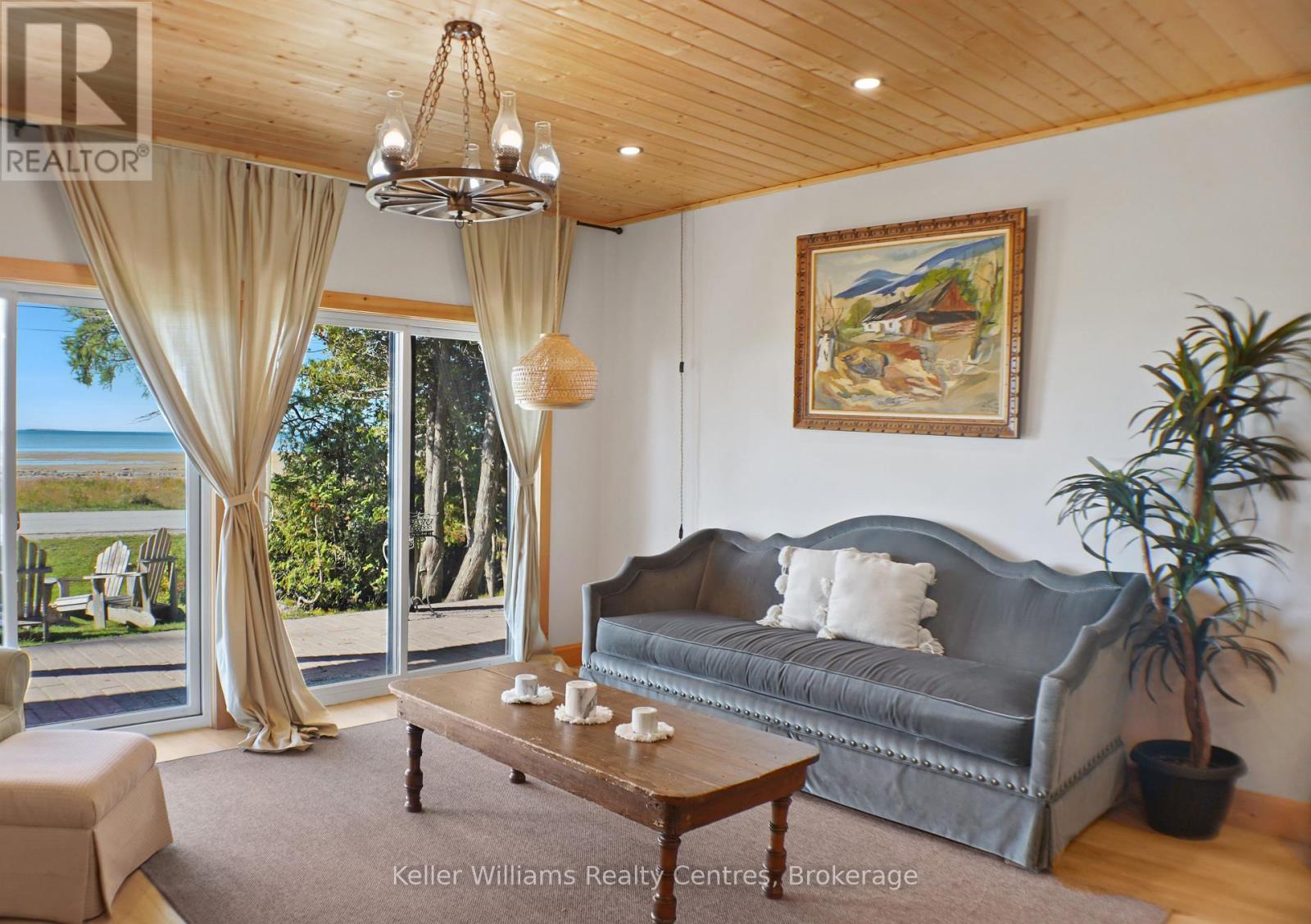 315 Shoreline Avenue, South Bruce Peninsula, Ontario  N0H 2T0 - Photo 13 - X12462213