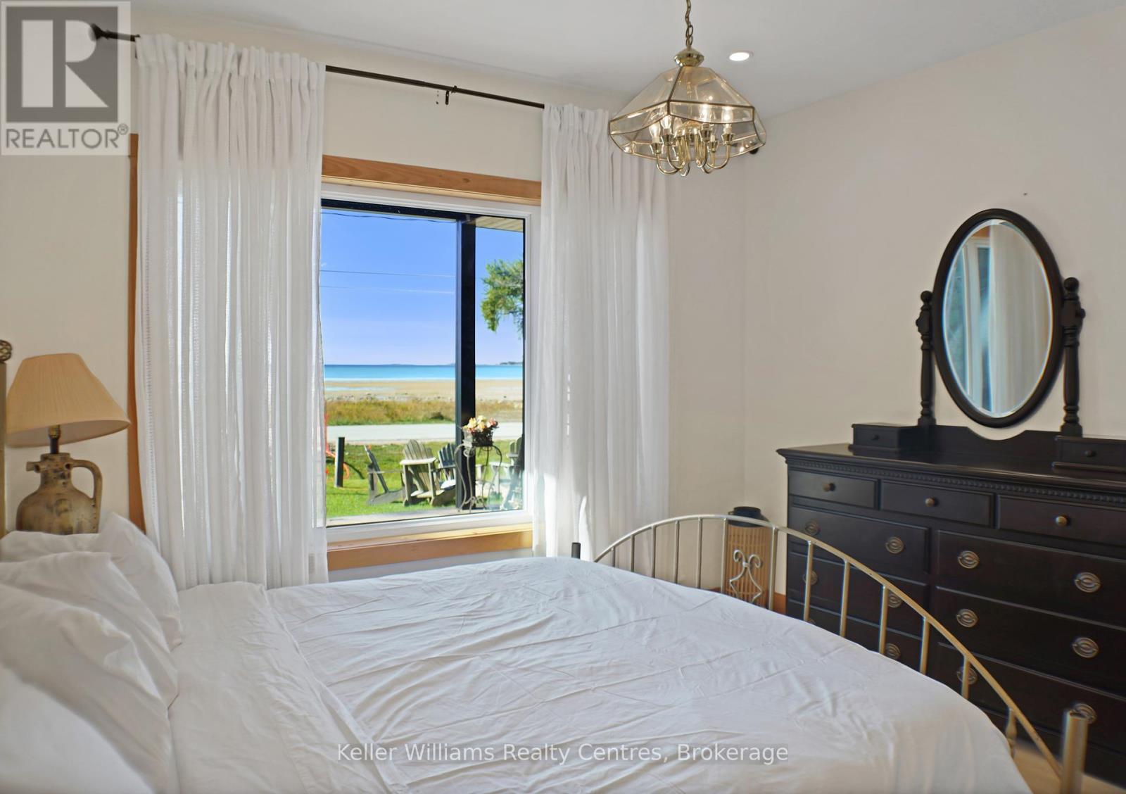315 Shoreline Avenue, South Bruce Peninsula, Ontario  N0H 2T0 - Photo 20 - X12462213