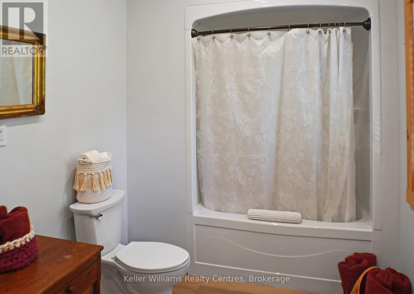 315 Shoreline Avenue, South Bruce Peninsula, Ontario  N0H 2T0 - Photo 22 - X12462213