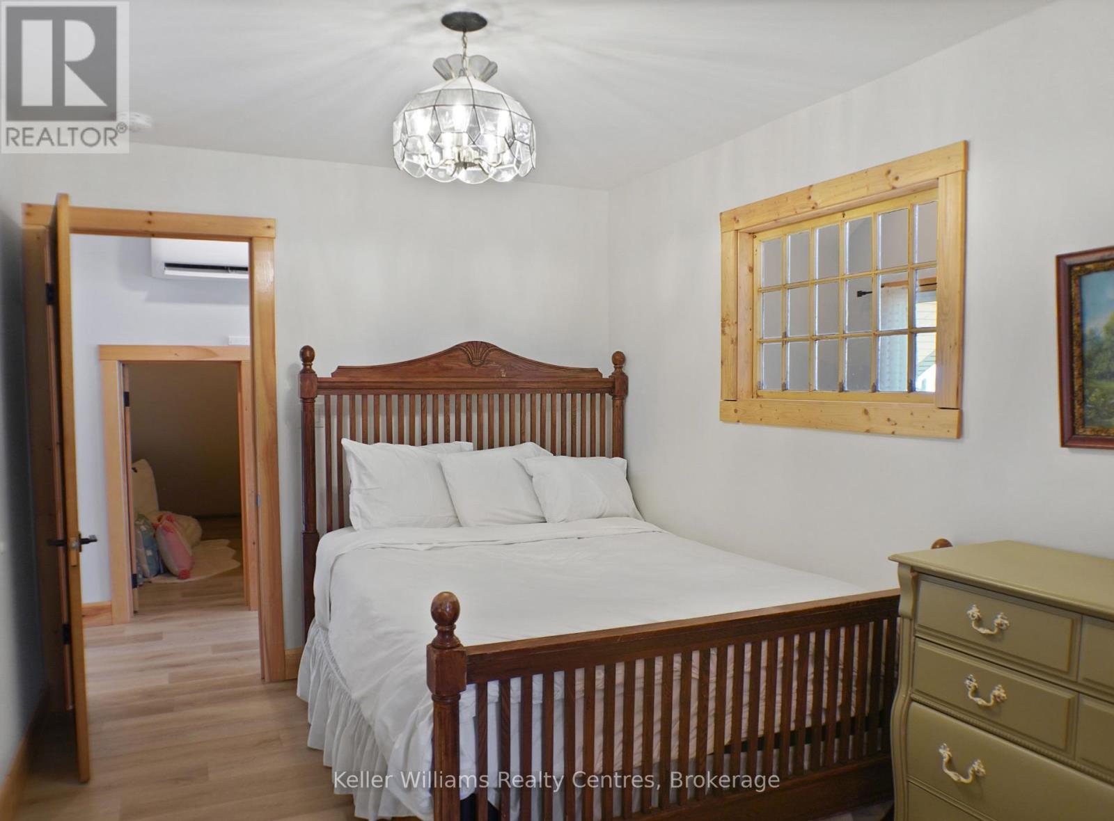 315 Shoreline Avenue, South Bruce Peninsula, Ontario  N0H 2T0 - Photo 27 - X12462213