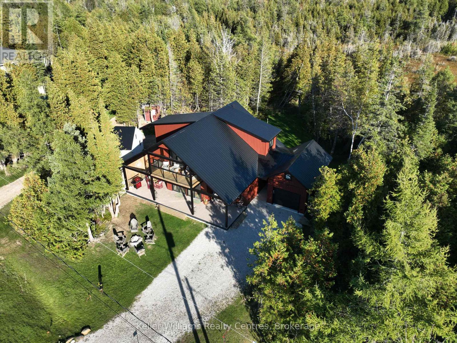 315 Shoreline Avenue, South Bruce Peninsula, Ontario  N0H 2T0 - Photo 3 - X12462213