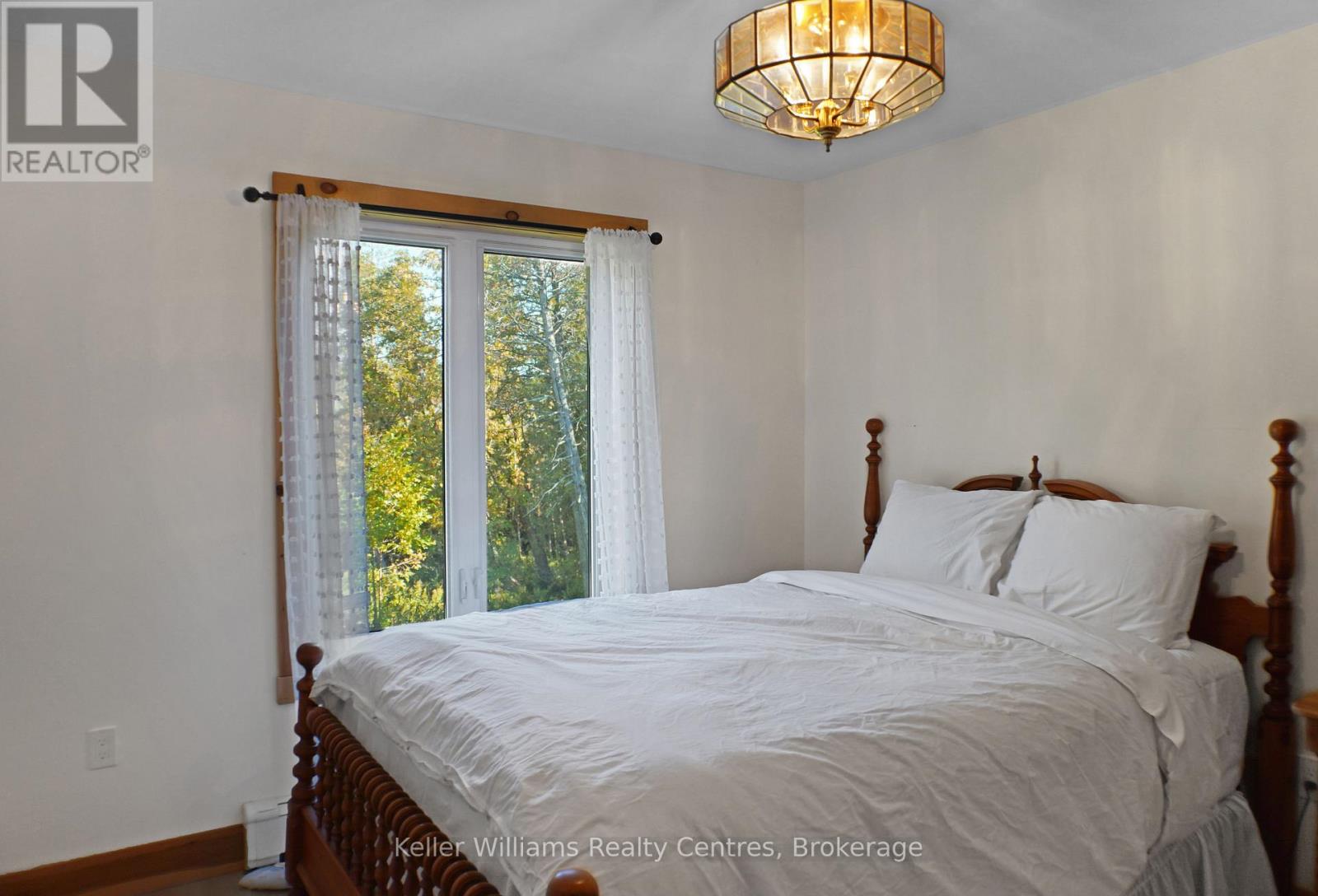315 Shoreline Avenue, South Bruce Peninsula, Ontario  N0H 2T0 - Photo 30 - X12462213