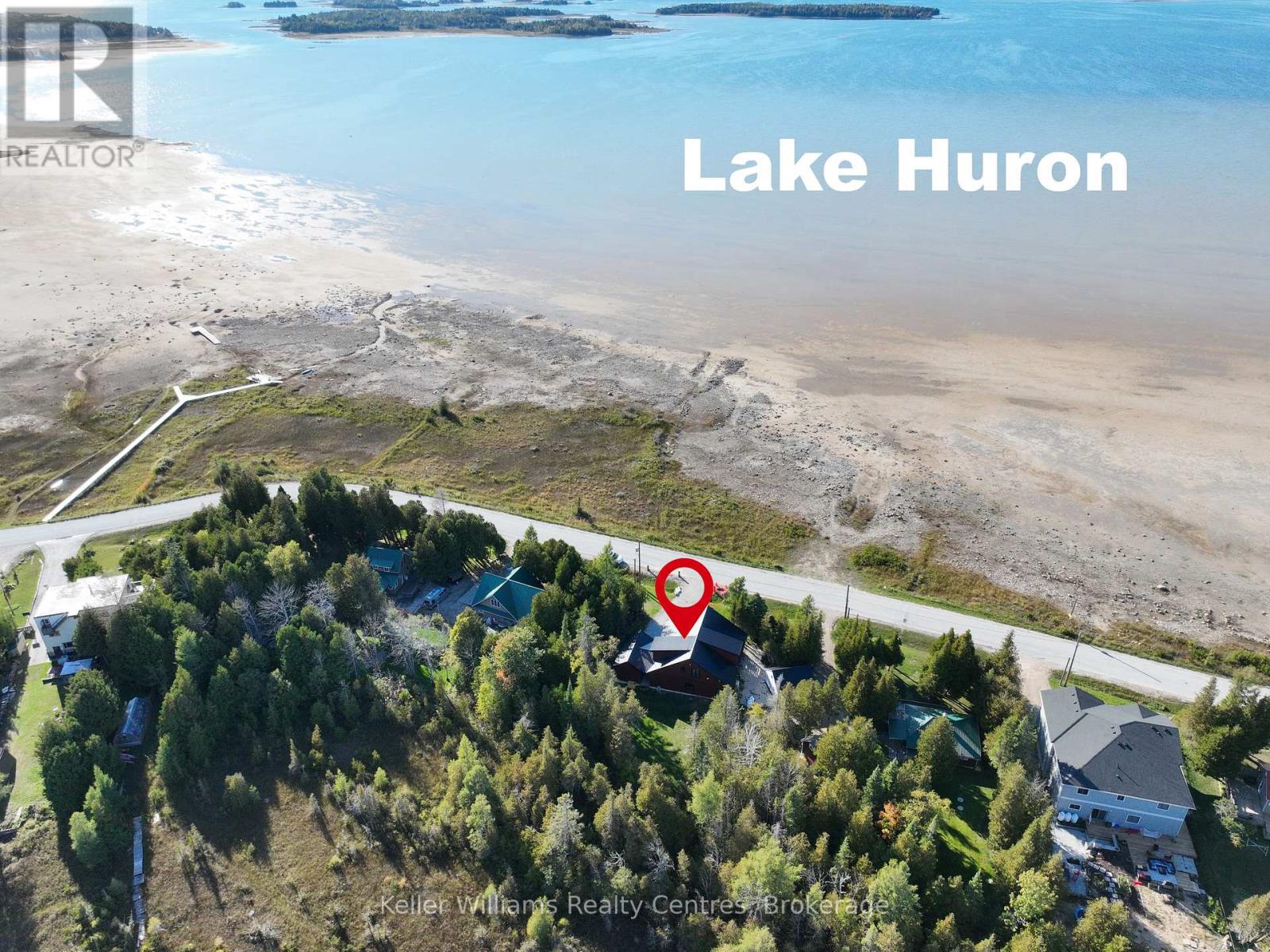 315 Shoreline Avenue, South Bruce Peninsula, Ontario  N0H 2T0 - Photo 4 - X12462213