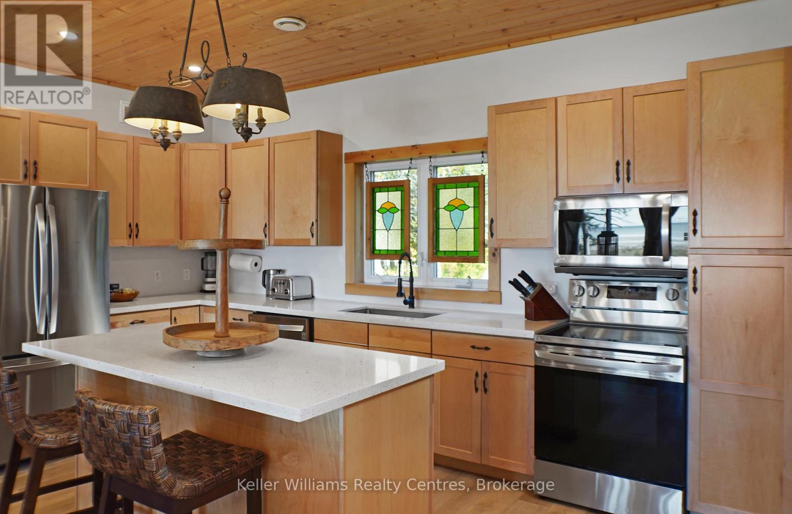 315 Shoreline Avenue, South Bruce Peninsula, Ontario  N0H 2T0 - Photo 8 - X12462213