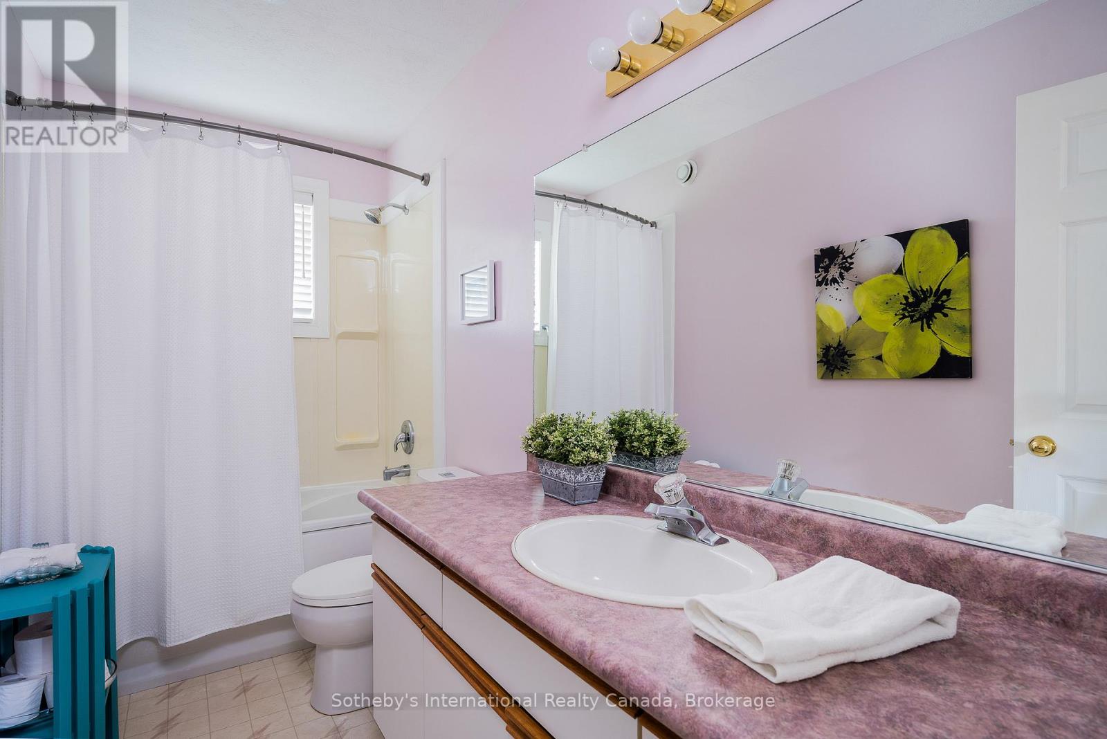 26 Country Crescent, Meaford, Ontario  N4L 1L7 - Photo 14 - X12462227