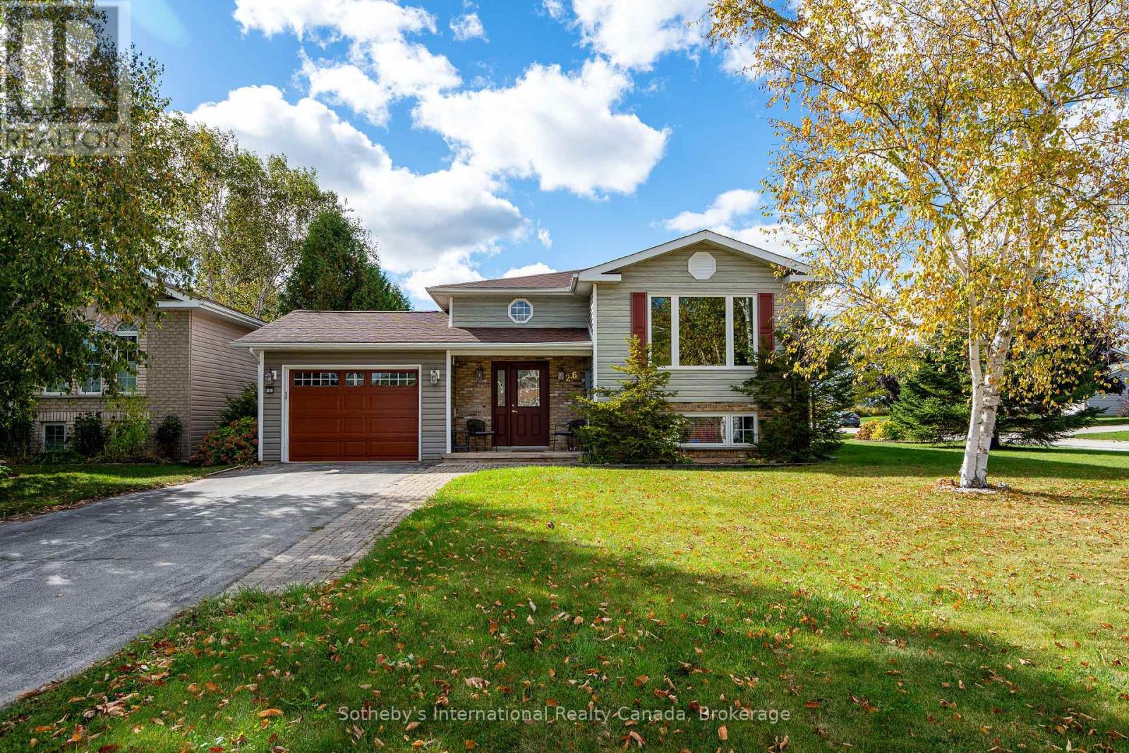 26 Country Crescent, Meaford, Ontario  N4L 1L7 - Photo 2 - X12462227