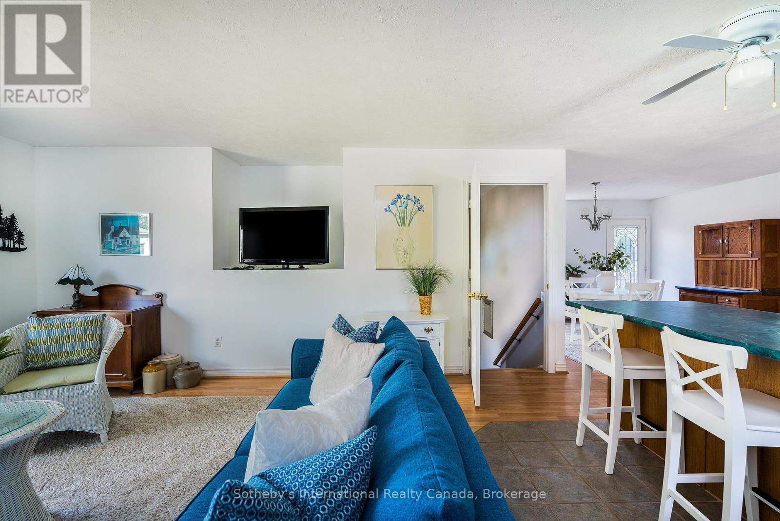 26 Country Crescent, Meaford, Ontario  N4L 1L7 - Photo 5 - X12462227