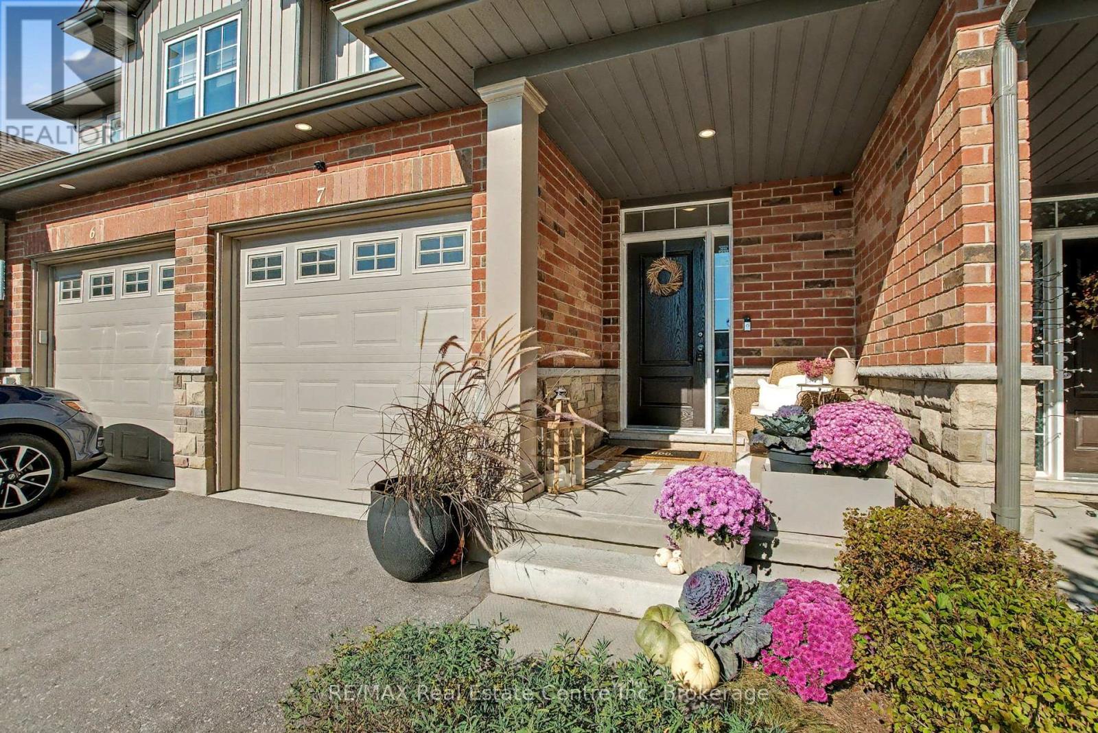 7 - 22 Marshall Drive, Guelph, Ontario  N1E 0M9 - Photo 3 - X12462229