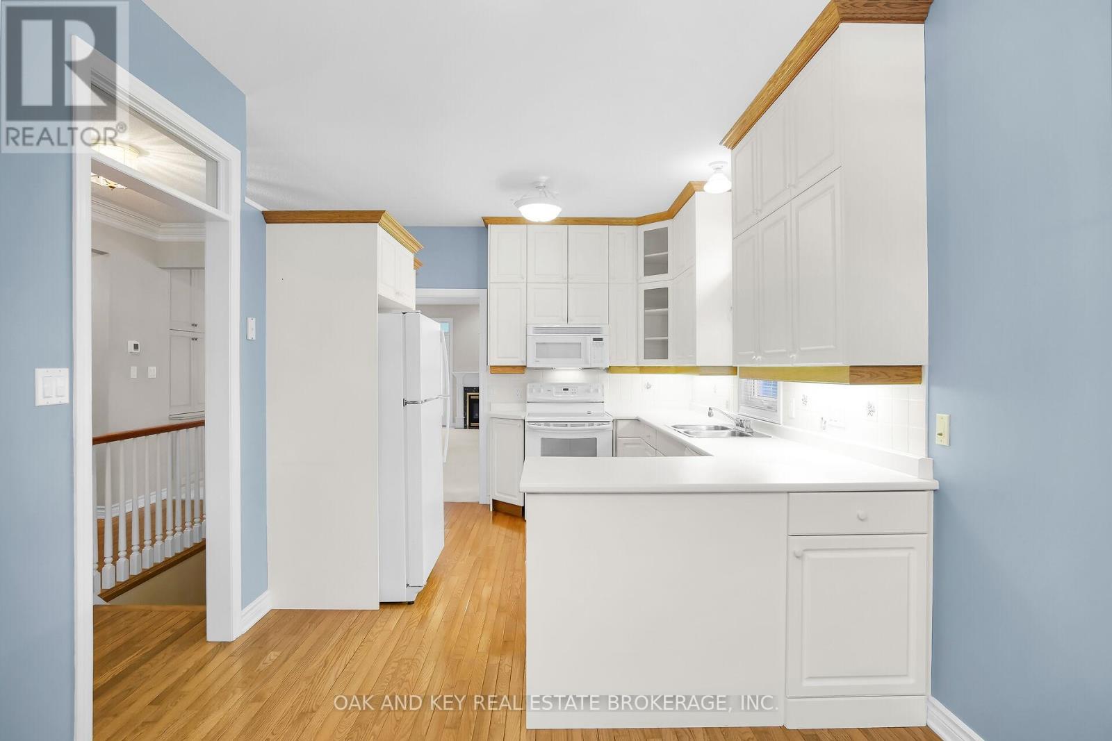 38 Quinella Place, London South, Ontario  N6K 4H2 - Photo 6 - X12462214