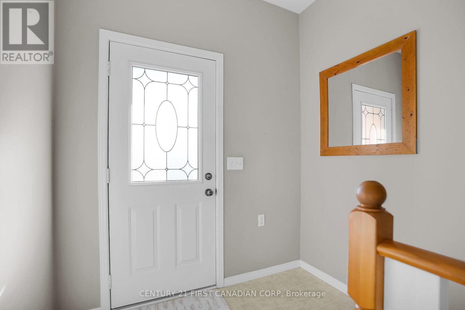 45 - 1555 Highbury Avenue N, London East, Ontario  N5Y 5R3 - Photo 5 - X12462243