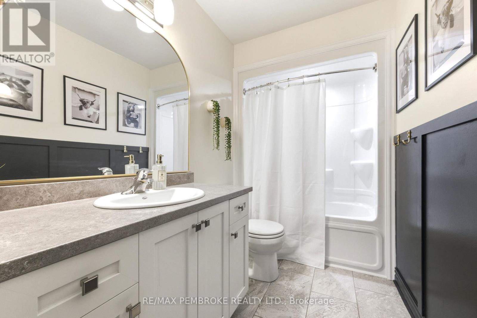 9 Terrance Drive, Petawawa, Ontario  K8H 0G3 - Photo 17 - X12462288