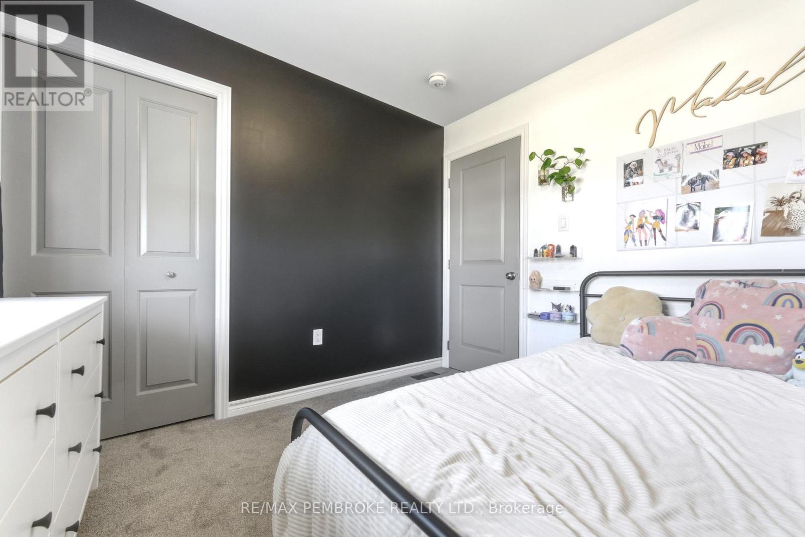 9 Terrance Drive, Petawawa, Ontario  K8H 0G3 - Photo 24 - X12462288