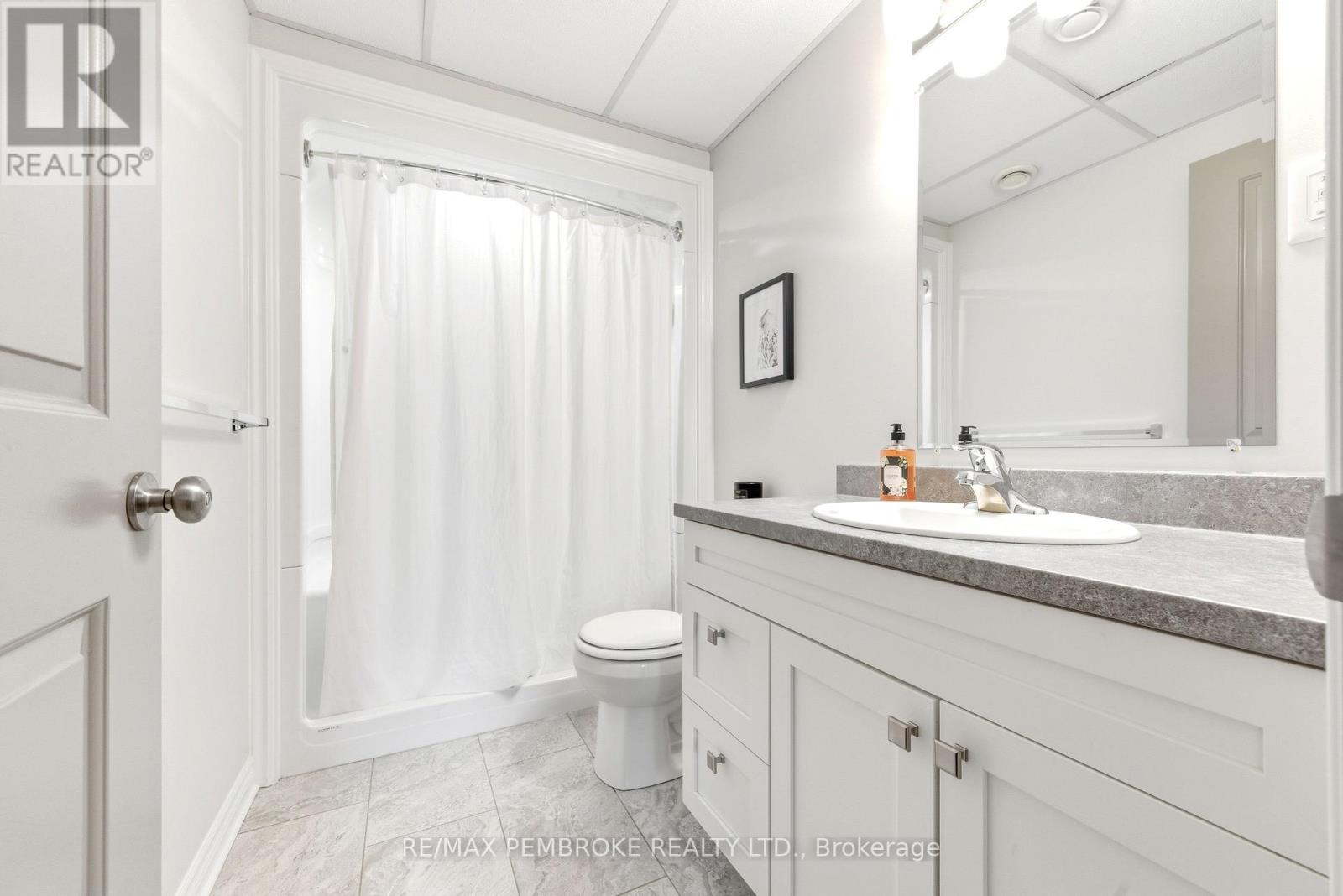 9 Terrance Drive, Petawawa, Ontario  K8H 0G3 - Photo 26 - X12462288