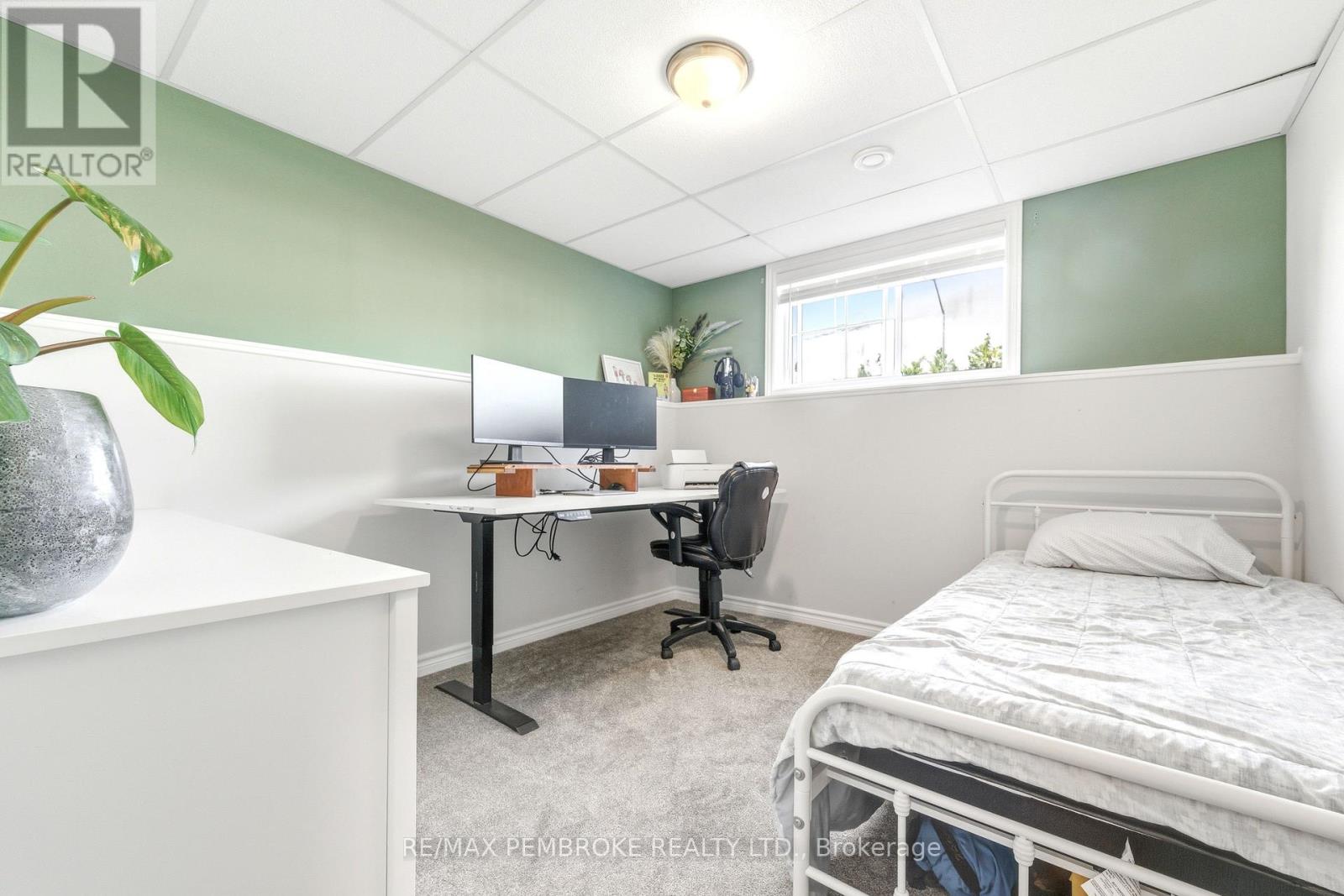 9 Terrance Drive, Petawawa, Ontario  K8H 0G3 - Photo 30 - X12462288