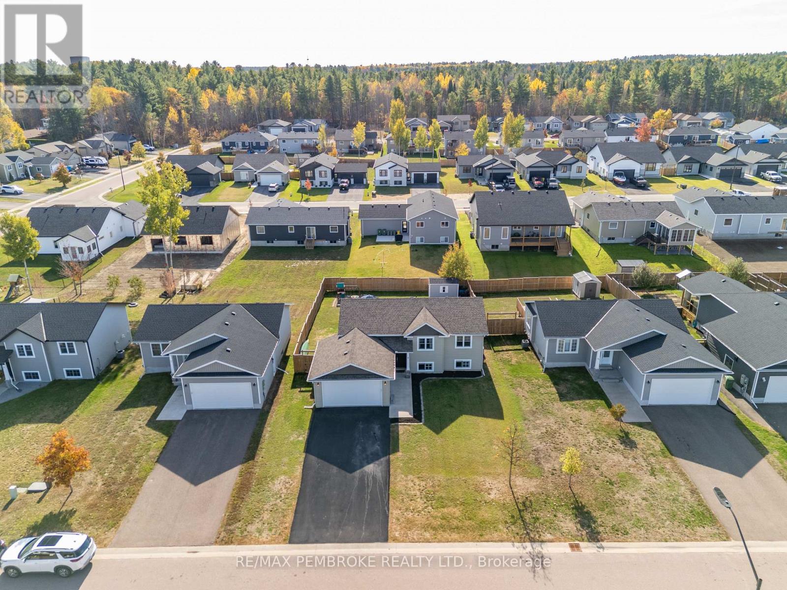 9 Terrance Drive, Petawawa, Ontario  K8H 0G3 - Photo 44 - X12462288