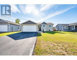 9 TERRANCE DRIVE, Petawawa, Ontario