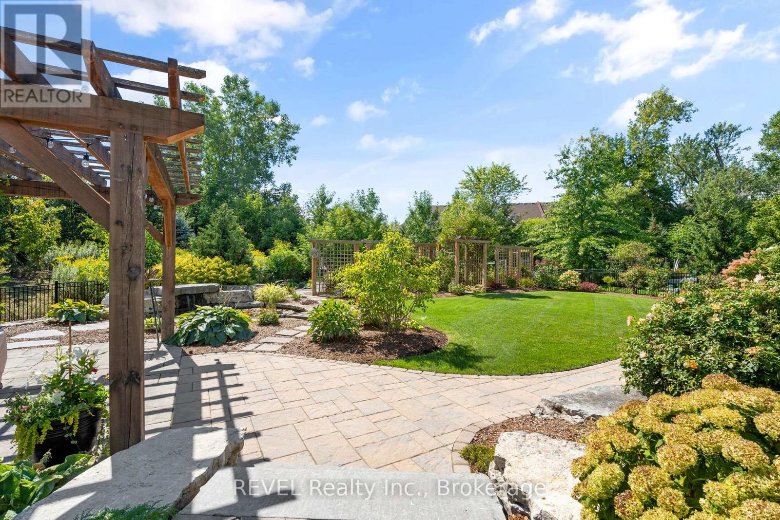 69 Butlers Drive, Fort Erie, Ontario  L0S 1N0 - Photo 32 - X12462223