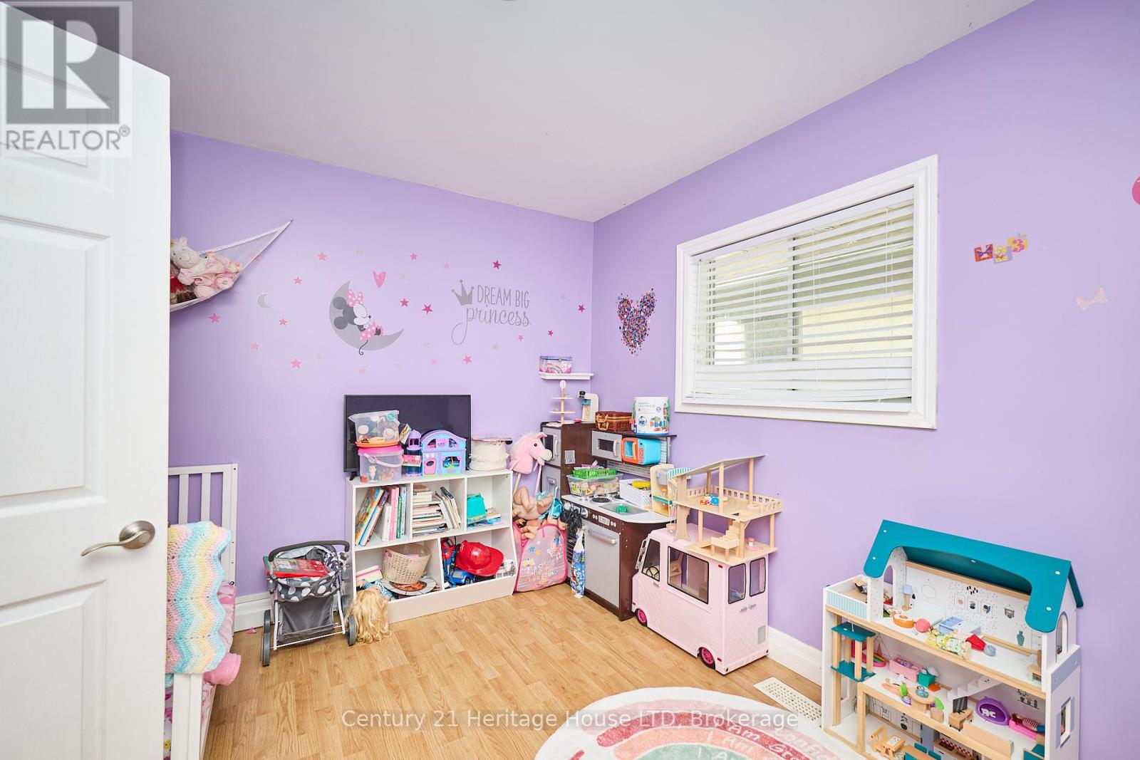 119 Page Street, St. Catharines (E. Chester), Ontario  L2R 4A8 - Photo 15 - X12462260