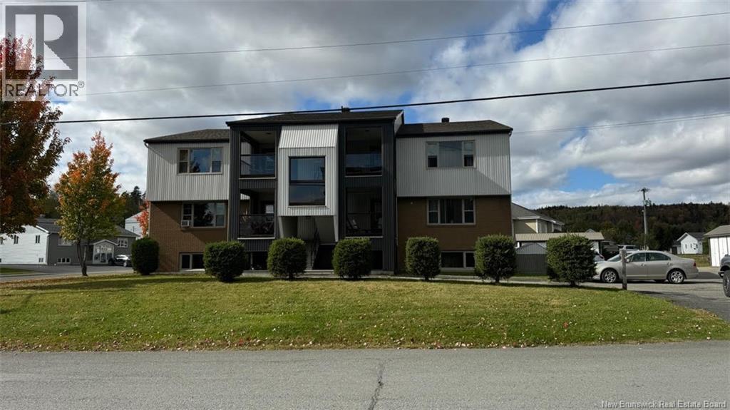 17 Carrier Street, Edmundston, New Brunswick  E3V 4A3 - Photo 1 - NB128556