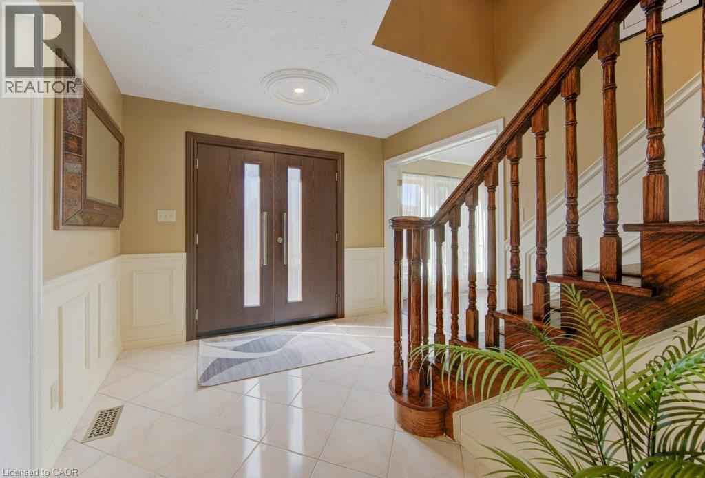 610 Stonebury Crescent, Waterloo, Ontario  N2K 3R1 - Photo 6 - 40778776