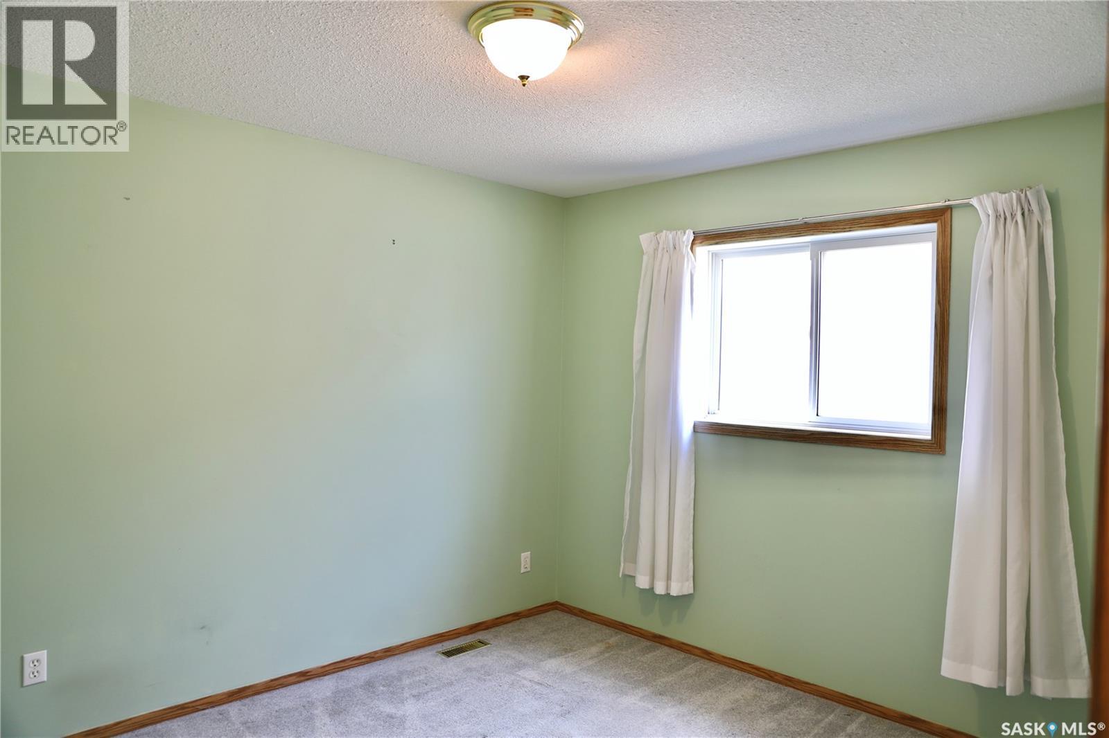 3120 5th Avenue E, Prince Albert, Saskatchewan  S6V 8C4 - Photo 13 - SK020816