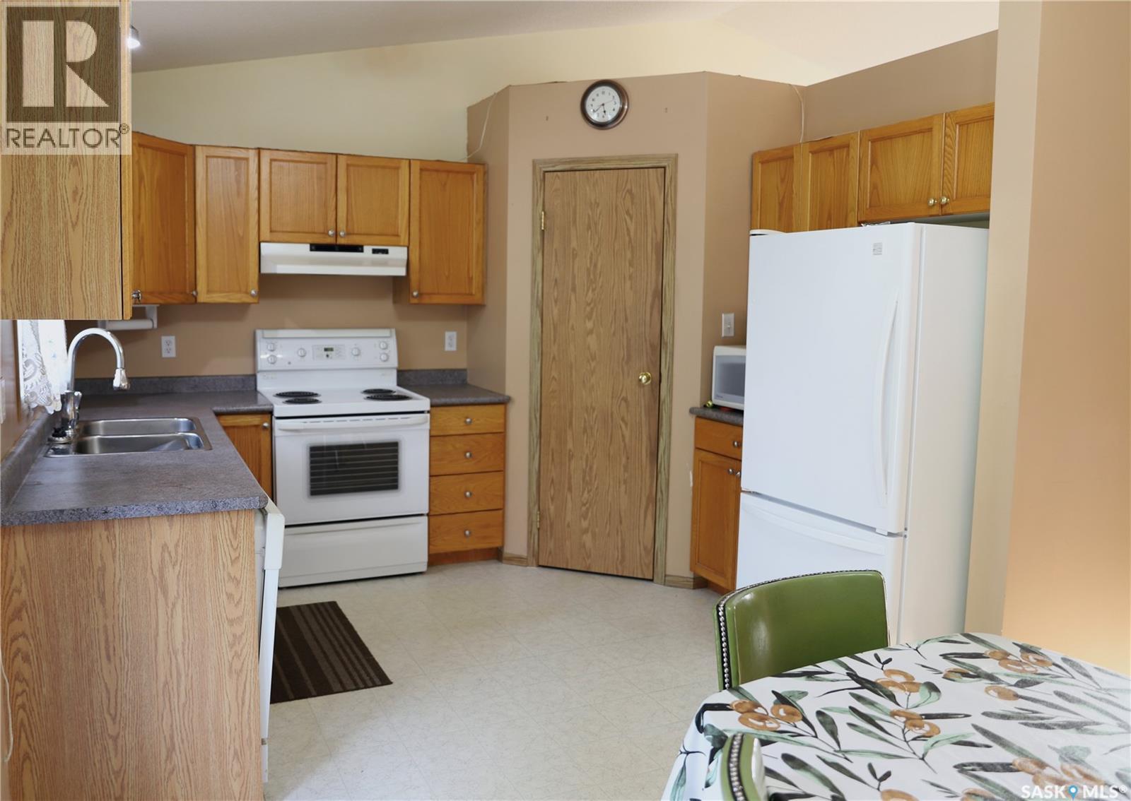 3120 5th Avenue E, Prince Albert, Saskatchewan  S6V 8C4 - Photo 5 - SK020816