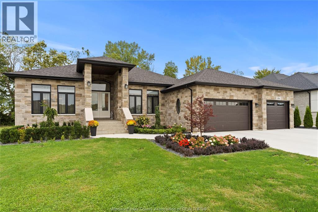 MLS# 25026118: 184 GRANDVIEW, Kingsville, Canada