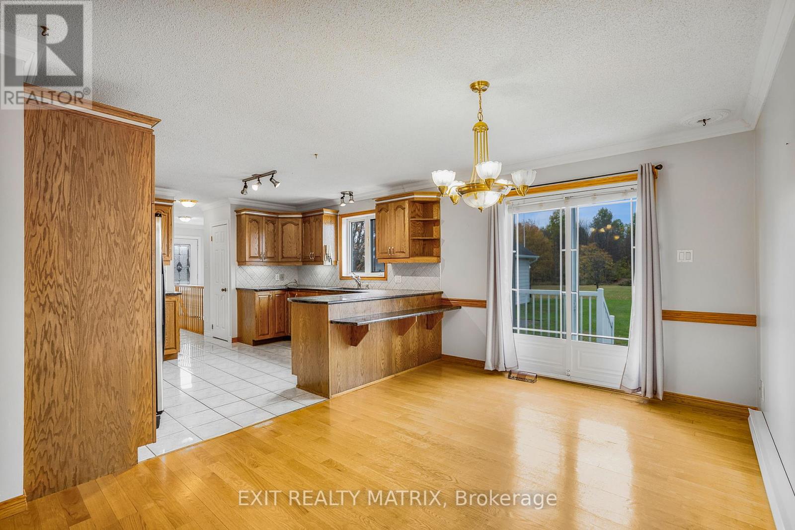 1582 Sandy Hill Road, Champlain, Ontario  K6A 2R2 - Photo 12 - X12462315