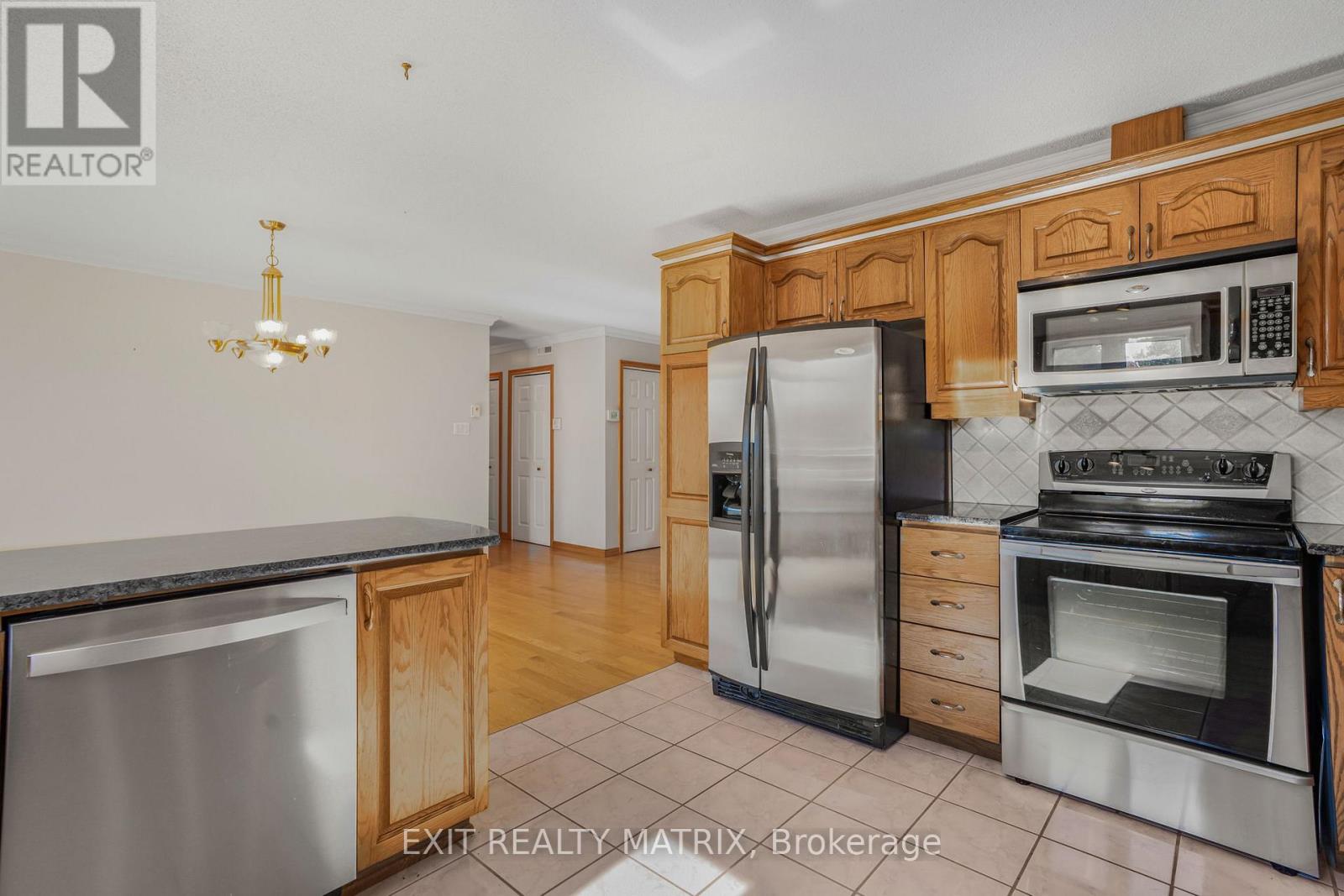 1582 Sandy Hill Road, Champlain, Ontario  K6A 2R2 - Photo 14 - X12462315