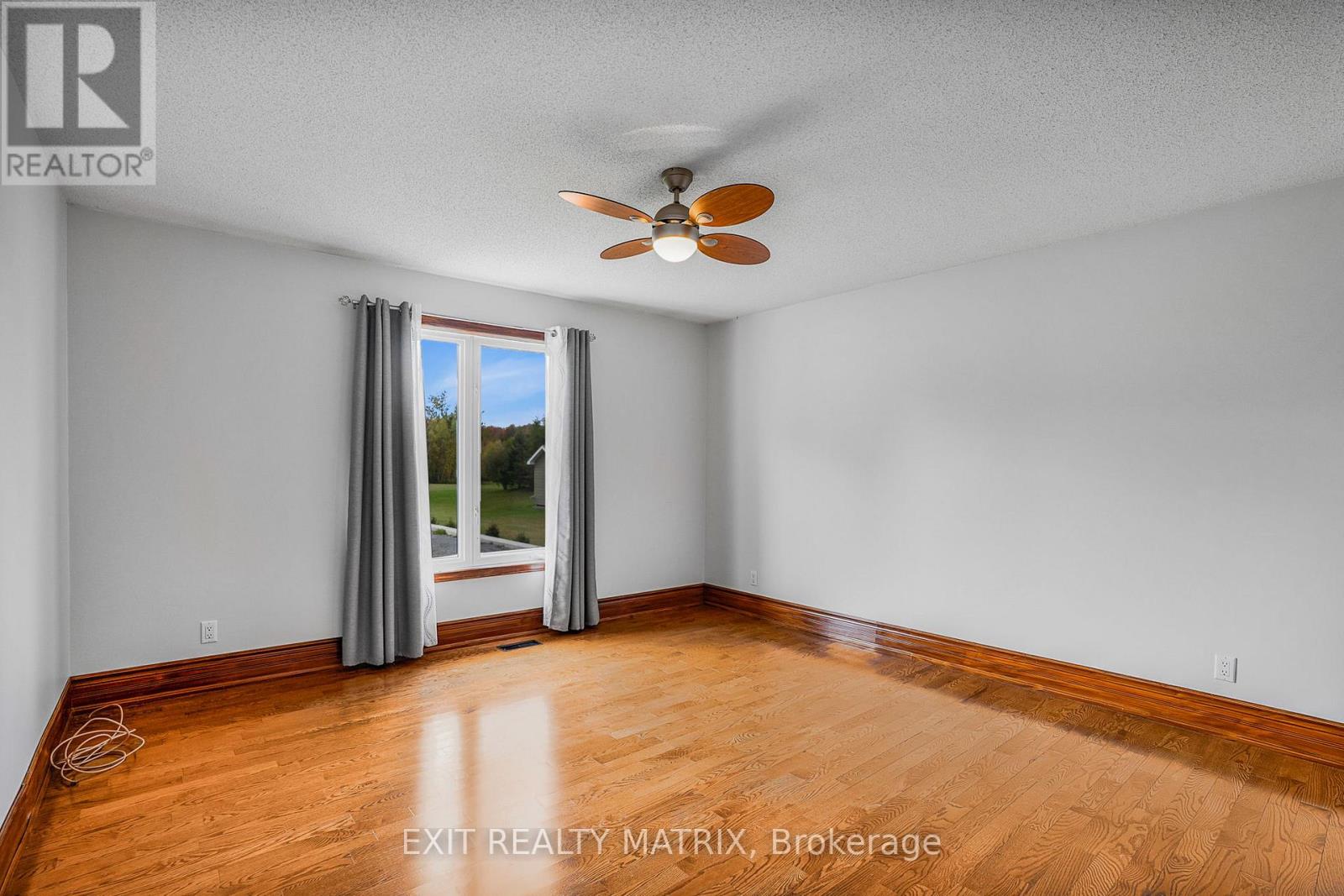 1582 Sandy Hill Road, Champlain, Ontario  K6A 2R2 - Photo 15 - X12462315