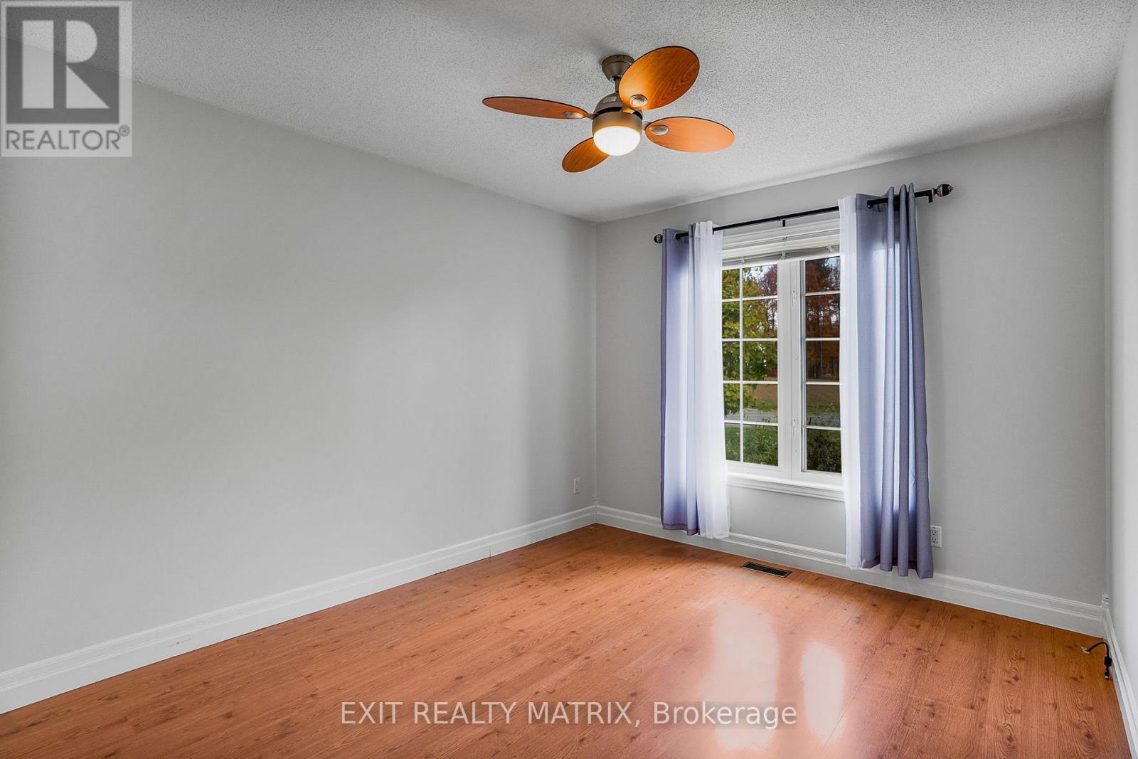 1582 Sandy Hill Road, Champlain, Ontario  K6A 2R2 - Photo 17 - X12462315