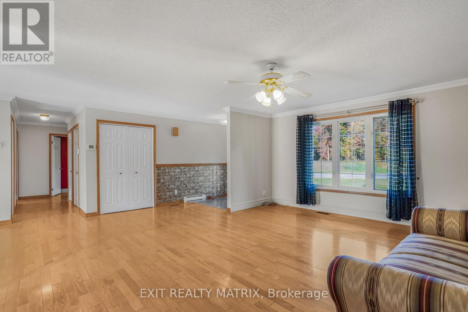 1582 Sandy Hill Road, Champlain, Ontario  K6A 2R2 - Photo 8 - X12462315
