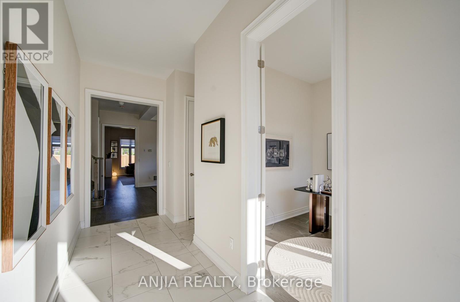 3 Joiner Circle, Whitchurch-Stouffville, Ontario  L4A 7X4 - Photo 5 - N12456236