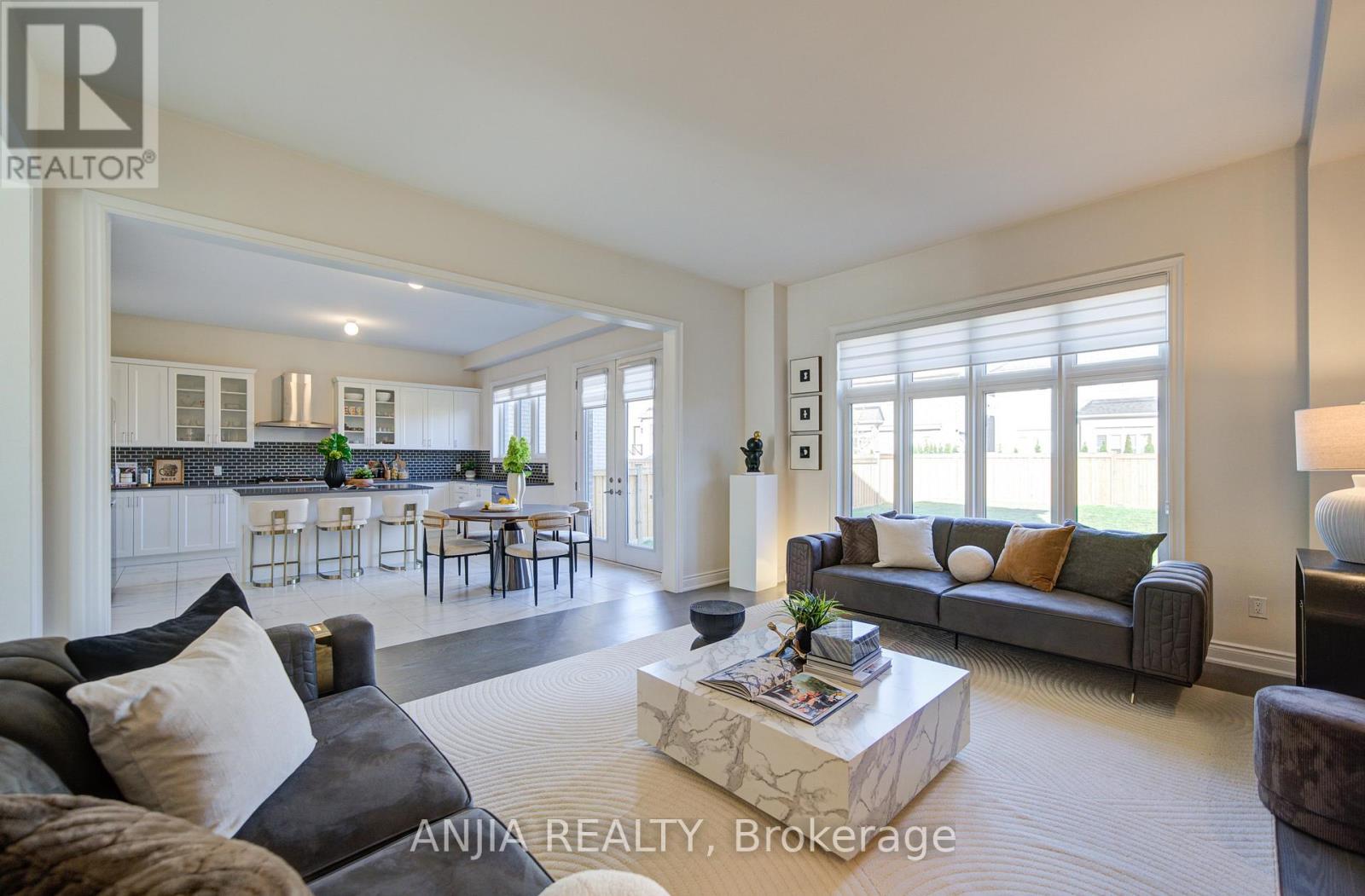 3 Joiner Circle, Whitchurch-Stouffville, Ontario  L4A 7X4 - Photo 8 - N12456236